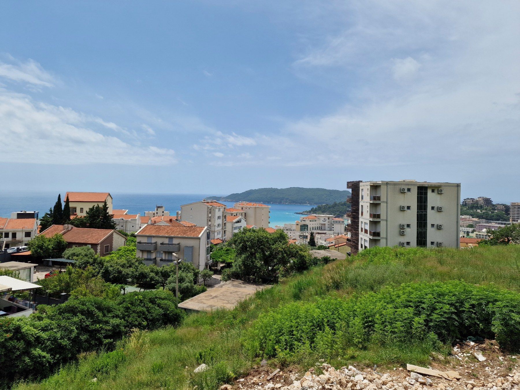 Moderno opremljen studio apartman 32m2 sa pogledom na more u Becicima (NA DUZI PERIOD) - Amfora Real Estate