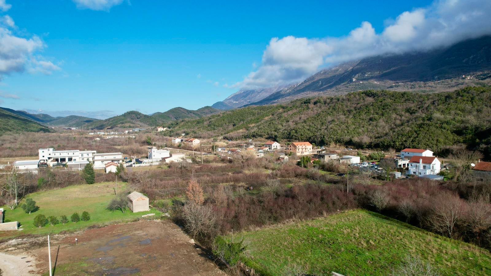 amforaproperty.com/Urbanizovan Plac 2.559m2 za Zajedničku Gradnju (19%) na Magistralnom Putu Budva-Tivat (Kovačko Polje) - Direktno od Vlasnika, Odlična Investicija