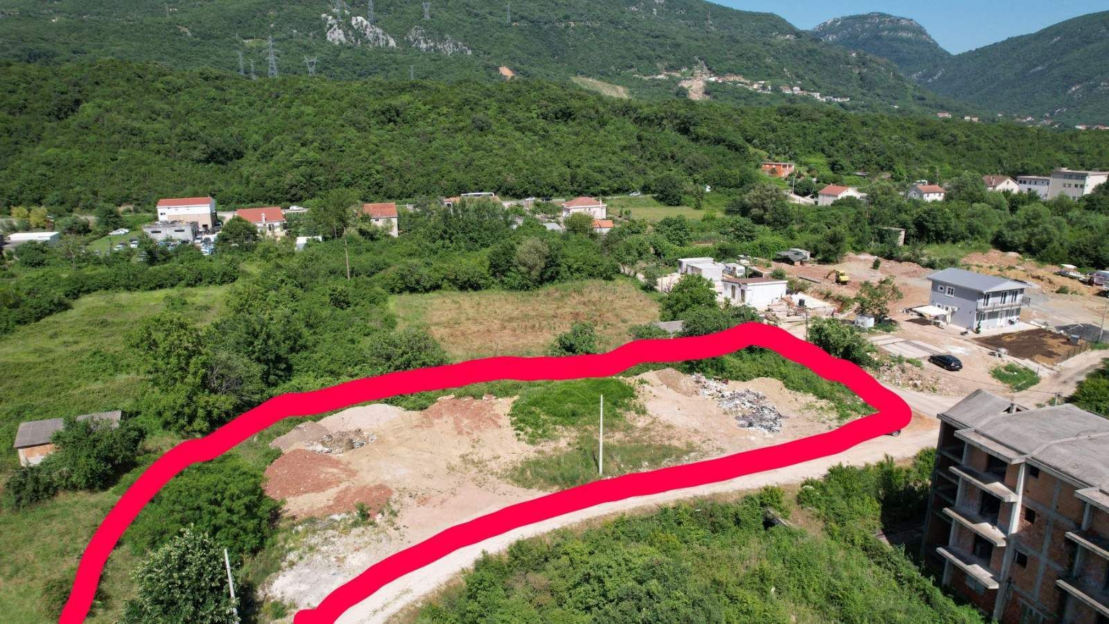 amforaproperty.com/Urbanizovan Plac 2.560m2 za Zajedničku Gradnju (26%) na Magistralnom Putu Budva-Tivat (Kovačko Polje) - Direktno od Vlasnika, Odlična Investicija (Zajednicka