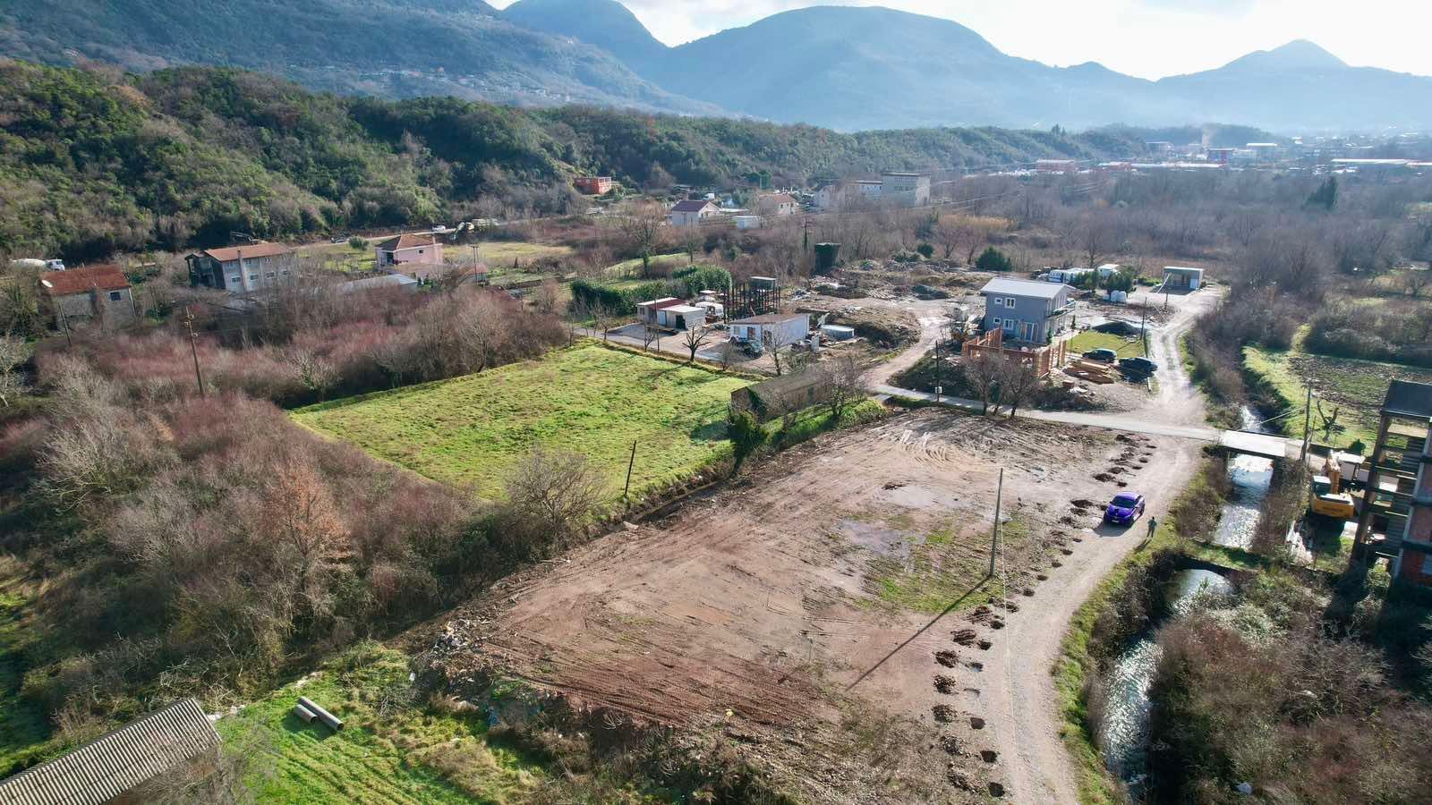 amforaproperty.com/Urbanizovan Plac 2.559m2 za Zajedničku Gradnju (19%) na Magistralnom Putu Budva-Tivat (Kovačko Polje) - Direktno od Vlasnika, Odlična Investicija