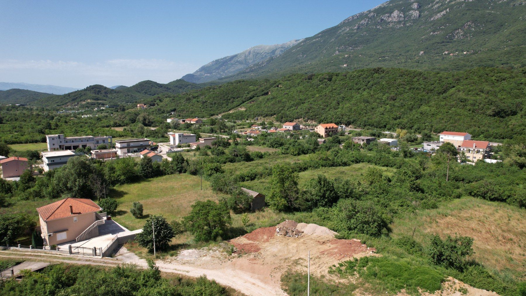 amforaproperty.com/Urbanizovan Plac 2.560m2 za Zajedničku Gradnju (26%) na Magistralnom Putu Budva-Tivat (Kovačko Polje) - Direktno od Vlasnika, Odlična Investicija (Zajednicka