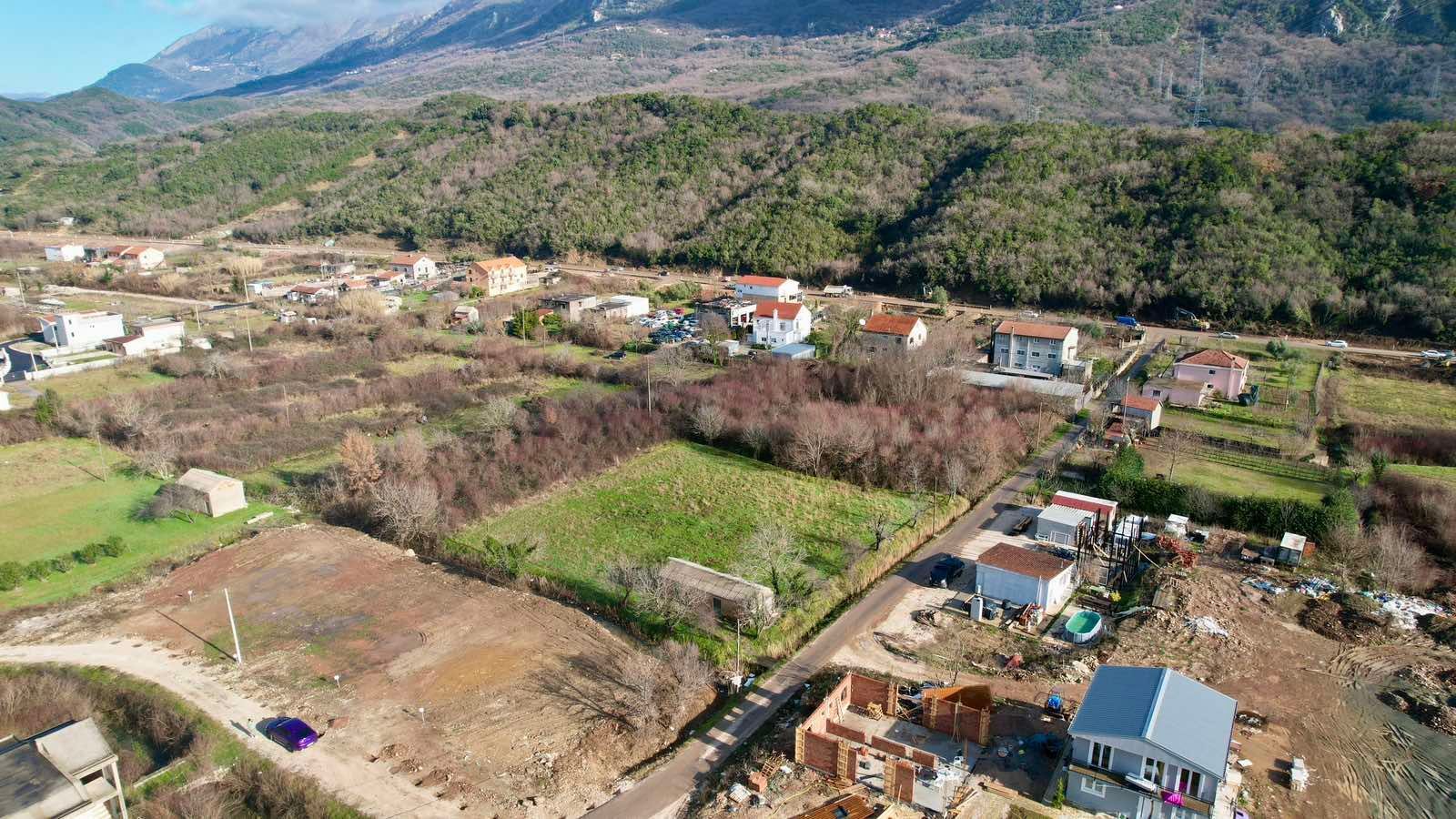 amforaproperty.com/Urbanizovan Plac 2.559m2 za Zajedničku Gradnju (19%) na Magistralnom Putu Budva-Tivat (Kovačko Polje) - Direktno od Vlasnika, Odlična Investicija