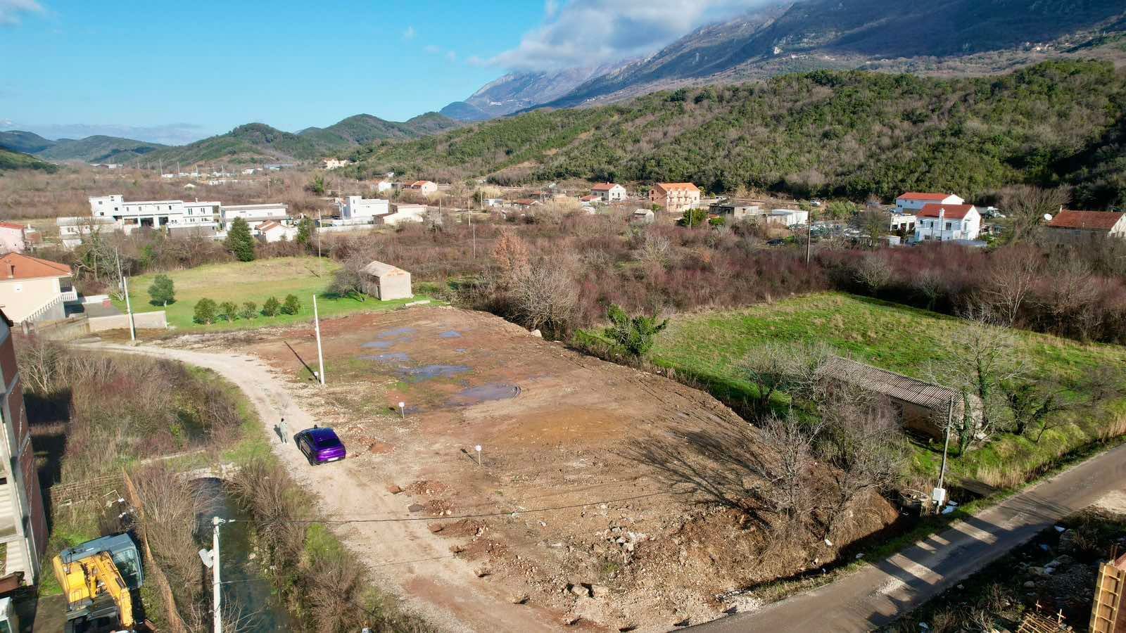 amforaproperty.com/Urbanizovan Plac 2.559m2 za Zajedničku Gradnju (19%) na Magistralnom Putu Budva-Tivat (Kovačko Polje) - Direktno od Vlasnika, Odlična Investicija
