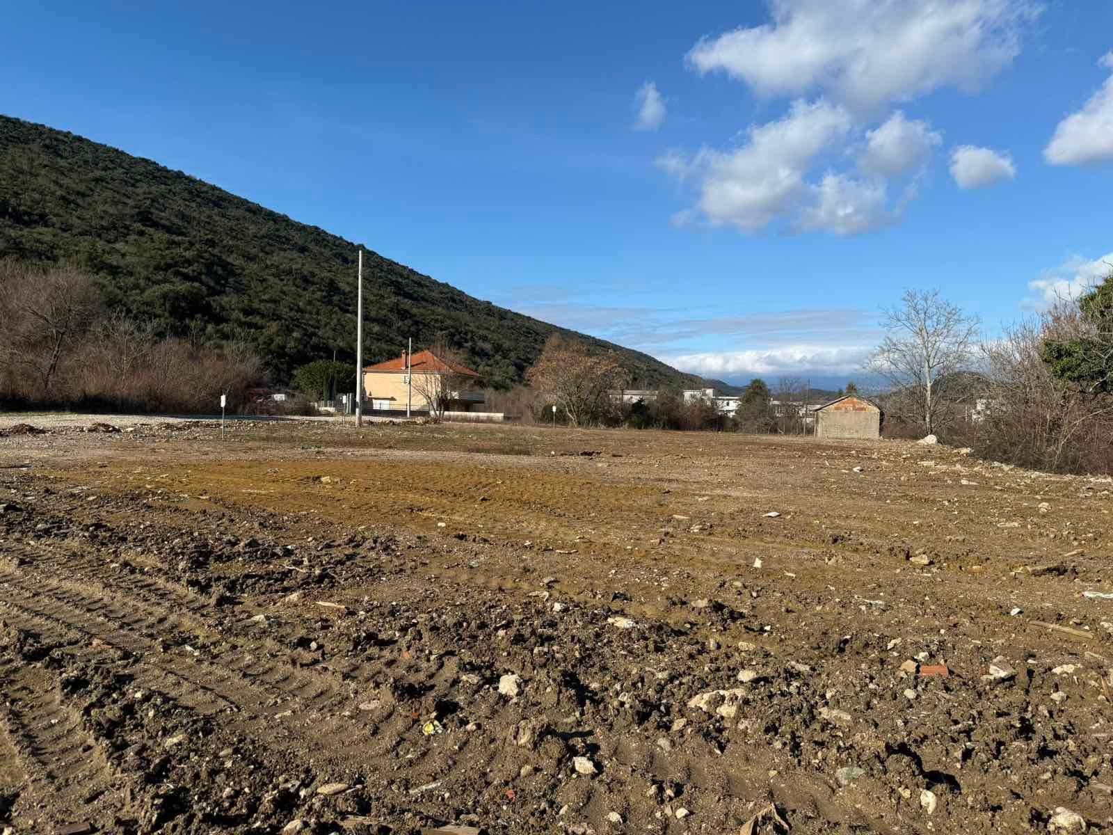 amforaproperty.com/Urbanizovan Plac 2.559m2 za Zajedničku Gradnju (21%) na Magistralnom Putu Budva-Tivat (Kovačko Polje) - Direktno od Vlasnika, Odlična Investicija