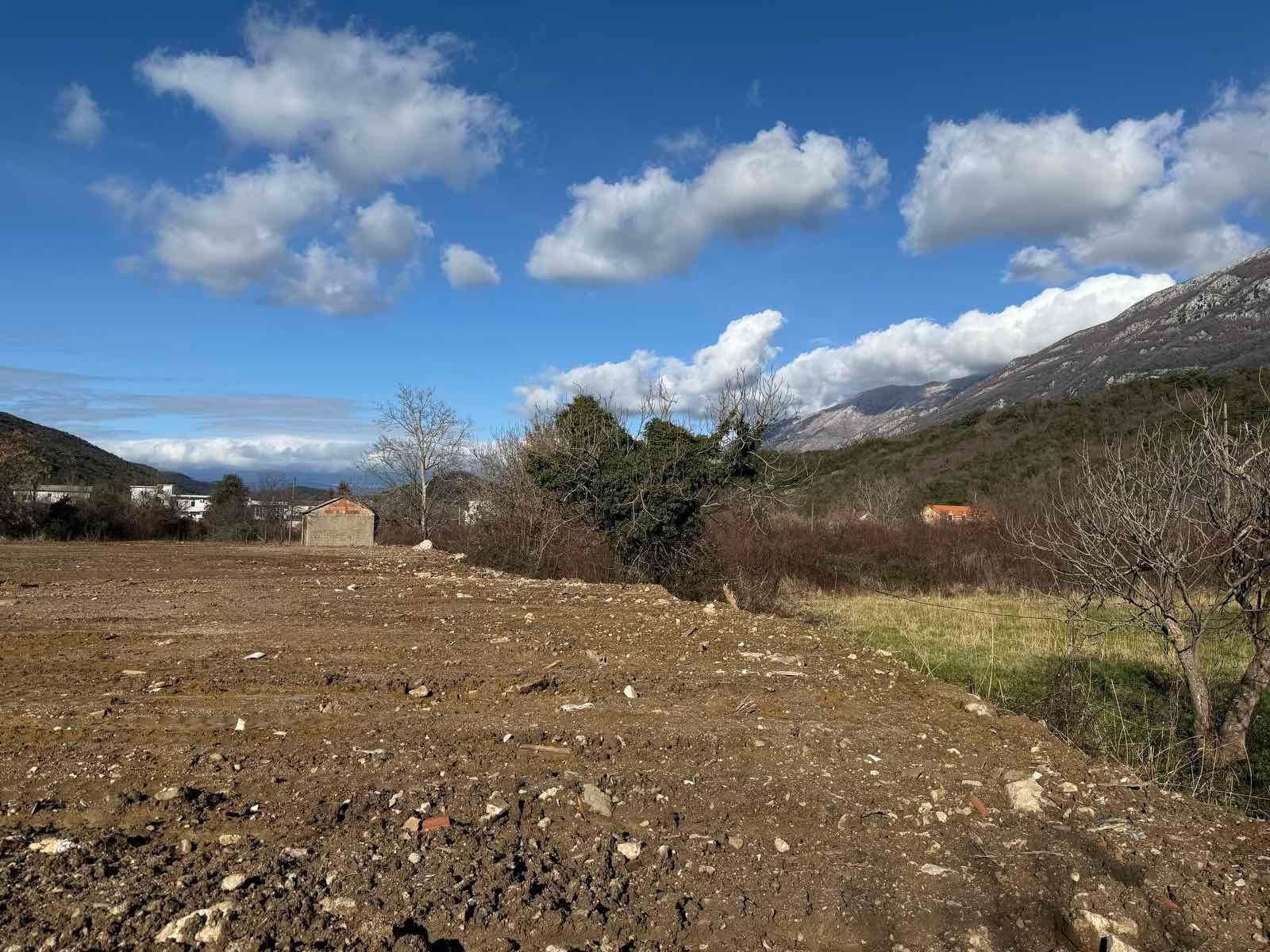 amforaproperty.com/Urbanizovan Plac 2.559m2 za Zajedničku Gradnju (21%) na Magistralnom Putu Budva-Tivat (Kovačko Polje) - Direktno od Vlasnika, Odlična Investicija