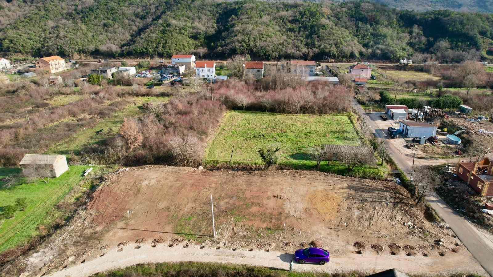 amforaproperty.com/Urbanizovan Plac 2.559m2 za Zajedničku Gradnju (19%) na Magistralnom Putu Budva-Tivat (Kovačko Polje) - Direktno od Vlasnika, Odlična Investicija
