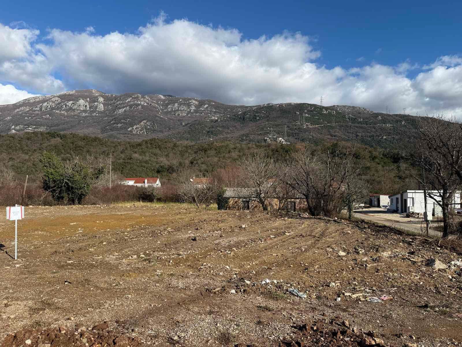 amforaproperty.com/Urbanizovan Plac 2.559m2 za Zajedničku Gradnju (21%) na Magistralnom Putu Budva-Tivat (Kovačko Polje) - Direktno od Vlasnika, Odlična Investicija