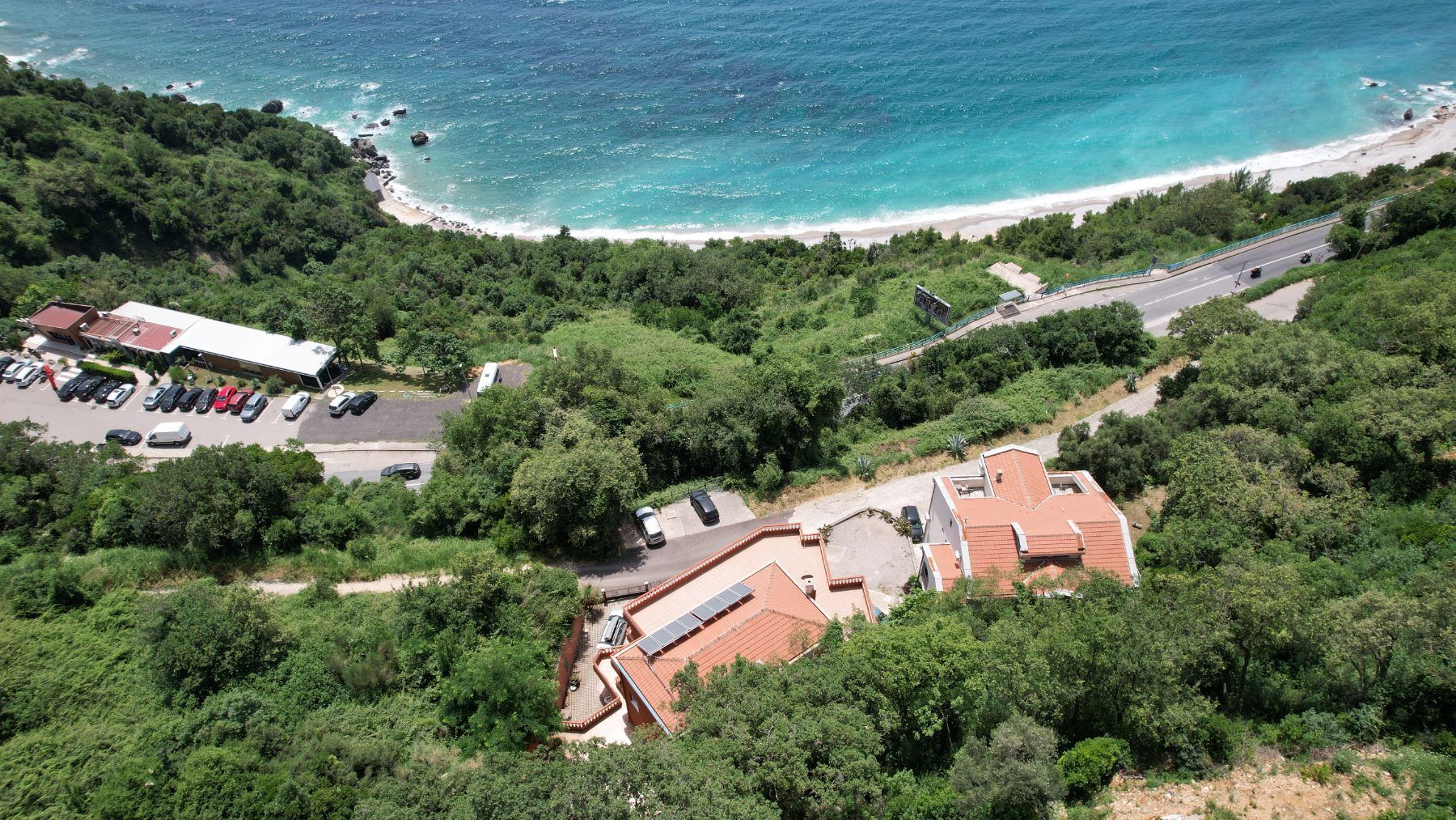 Ekskluzivno izdavanje: Kuća sa panoramskim pogledom na more - Budva, Seoce! Idealno za podzakup i turističko izdavanje! (NA DUZI PERIOD) - Amfora Real Estate