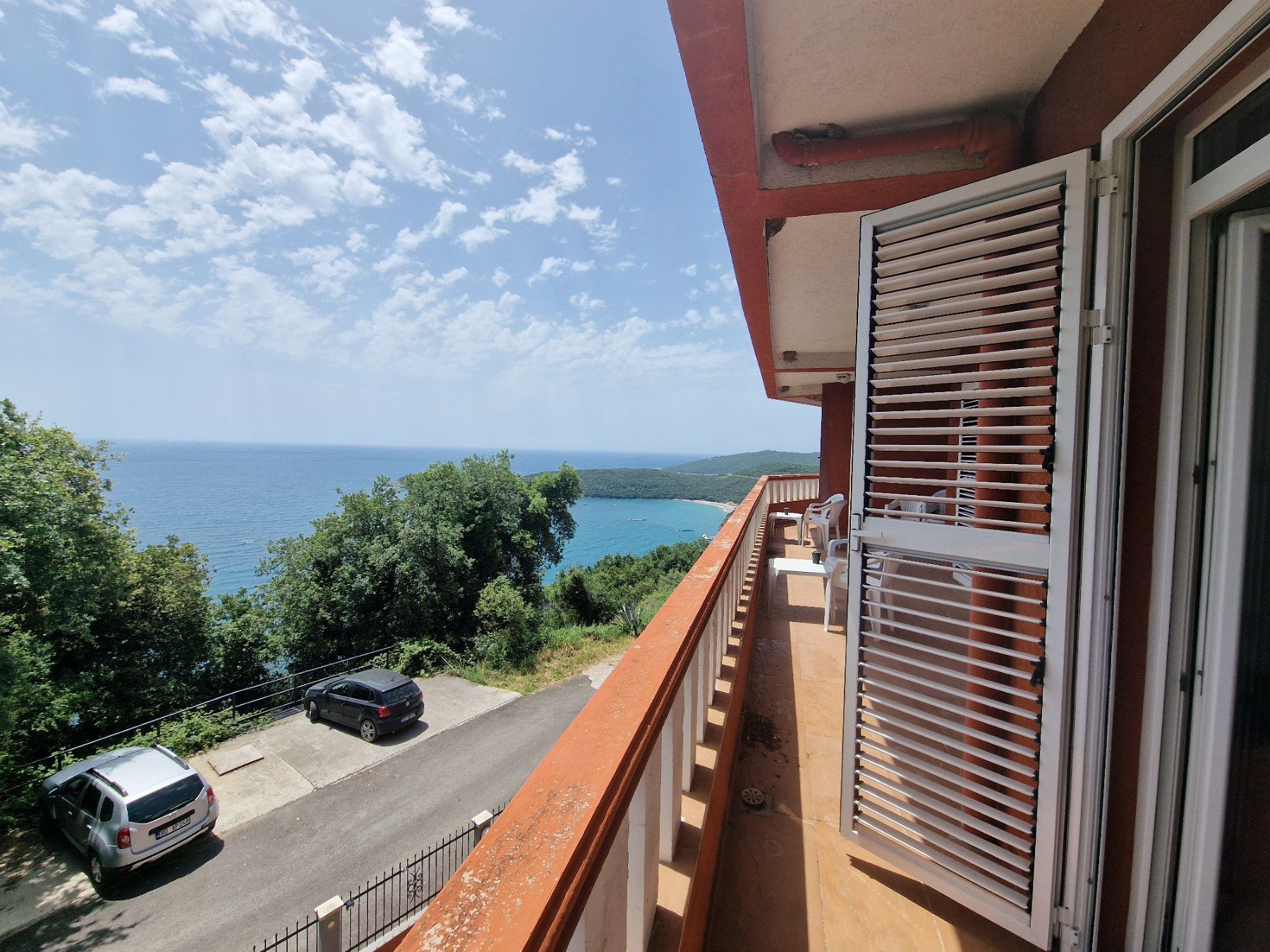 Ekskluzivno izdavanje: Kuća sa panoramskim pogledom na more - Budva, Seoce! Idealno za podzakup i turističko izdavanje! (NA DUZI PERIOD) - Amfora Real Estate