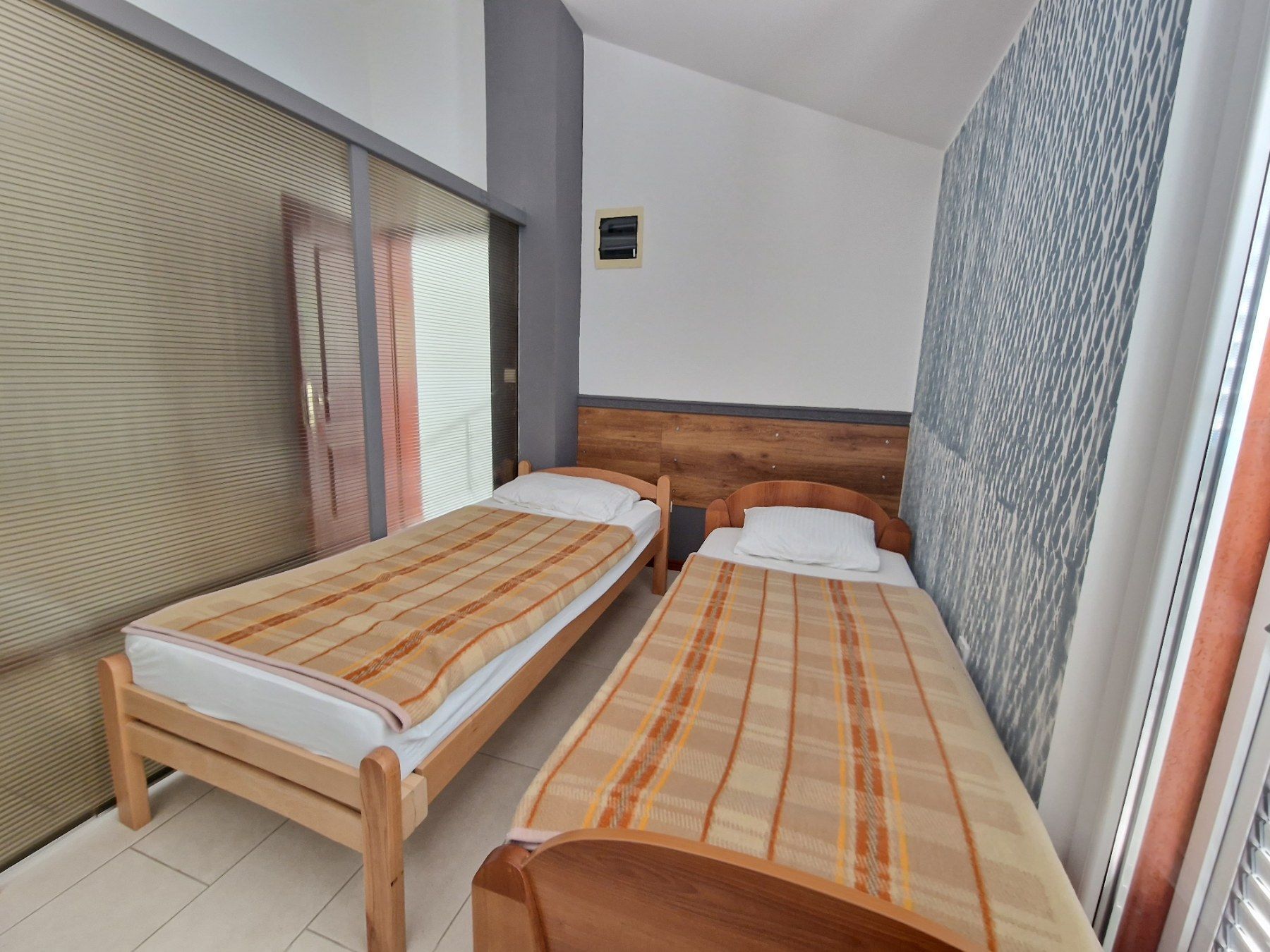 Ekskluzivno izdavanje: Kuća sa panoramskim pogledom na more - Budva, Seoce! Idealno za podzakup i turističko izdavanje! (NA DUZI PERIOD) - Amfora Real Estate