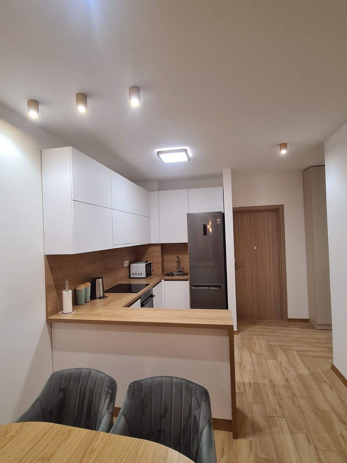 Izdavanje,Budva-Trosoban moderno opremljen stan 97m2 u kompleksu The Old Bakery (NA DUZI PERIOD) - Amfora Real Estate