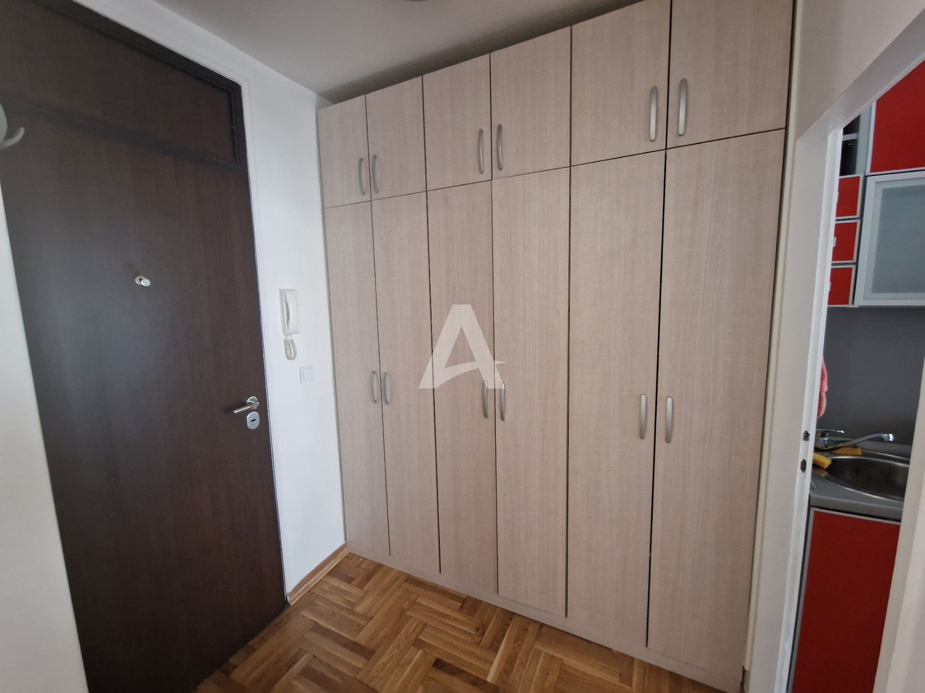 amforaproperty.com/Jednosoban stan 52m2 u centru Budve (NA DUZI PERIOD)