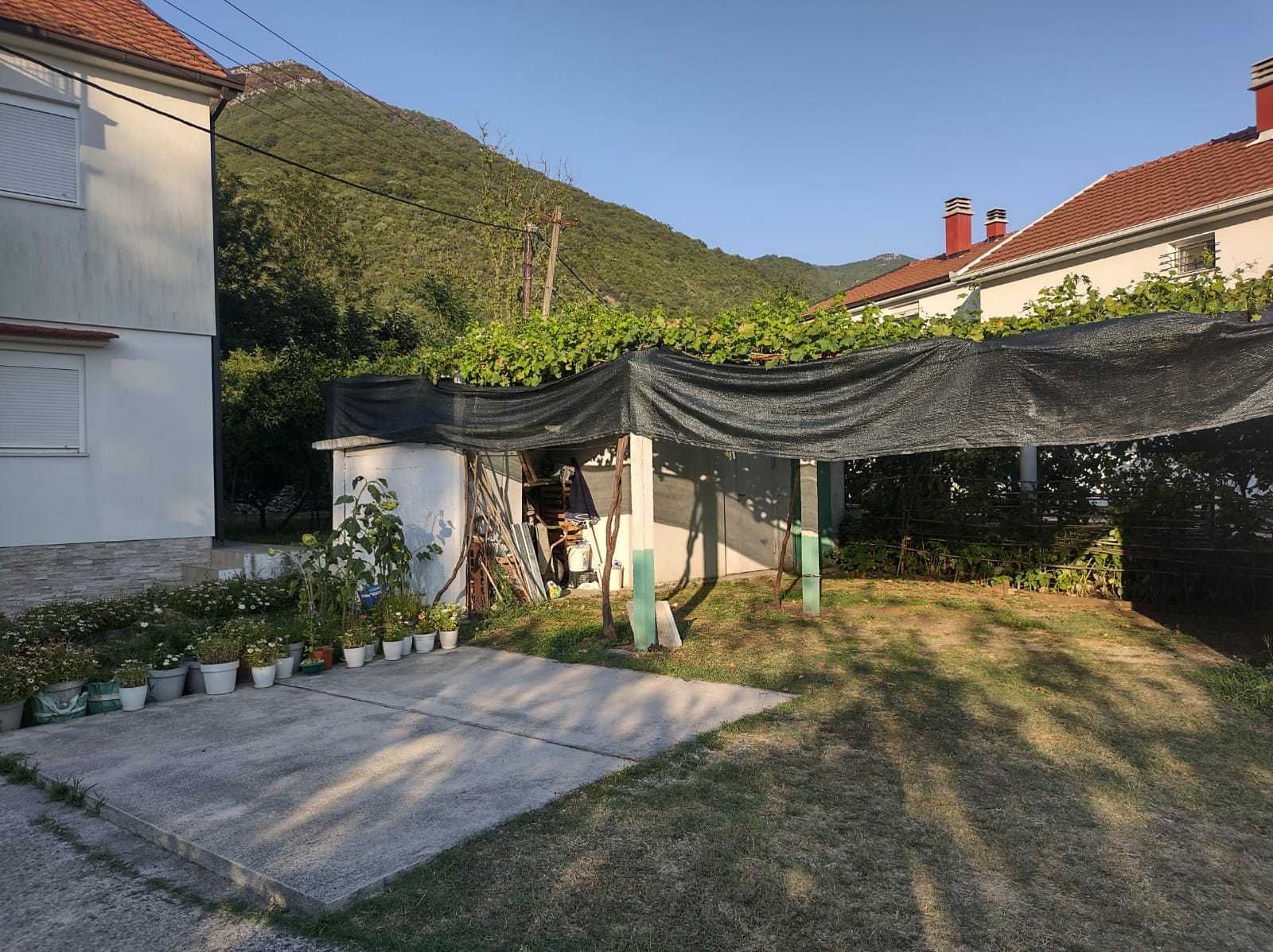 amforaproperty.com/Zelenika, Herceg Novi - Prostrana Kuća 180 m² na Placu od 2000 m²