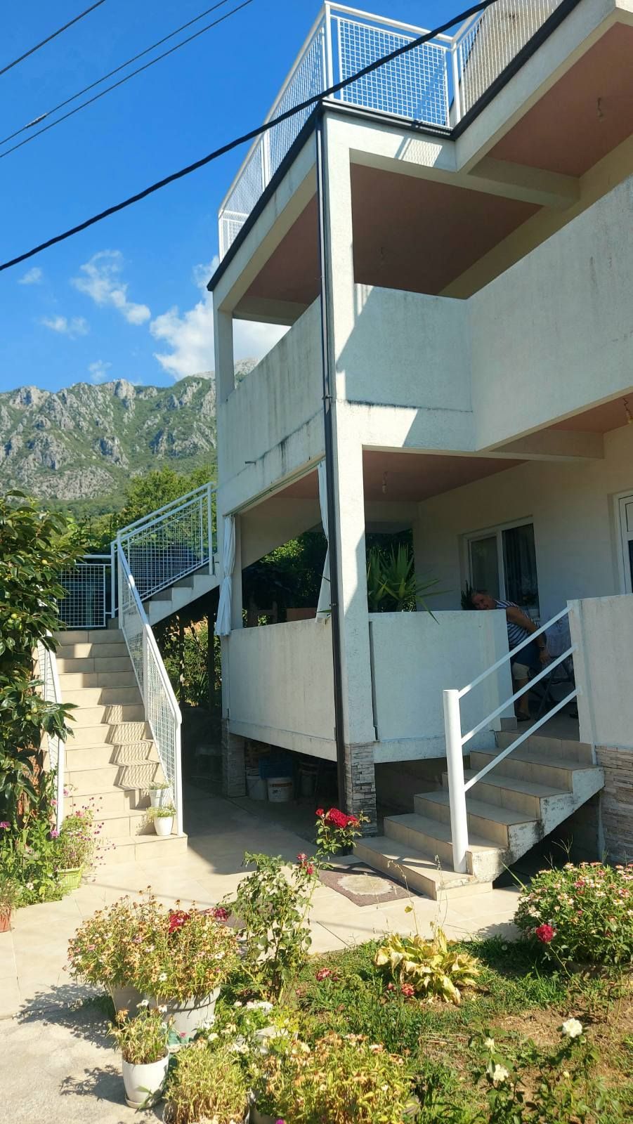 amforaproperty.com/Zelenika, Herceg Novi - Prostrana Kuća 180 m² na Placu od 2000 m²