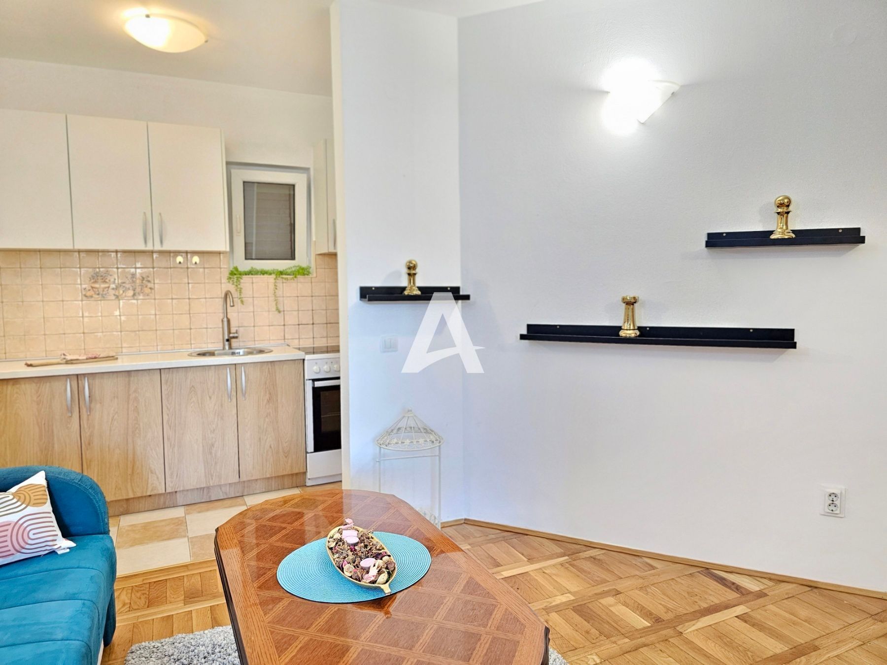 amforaproperty.com/APARTMAN SHEILA,BUDVA-STAN NA DAN