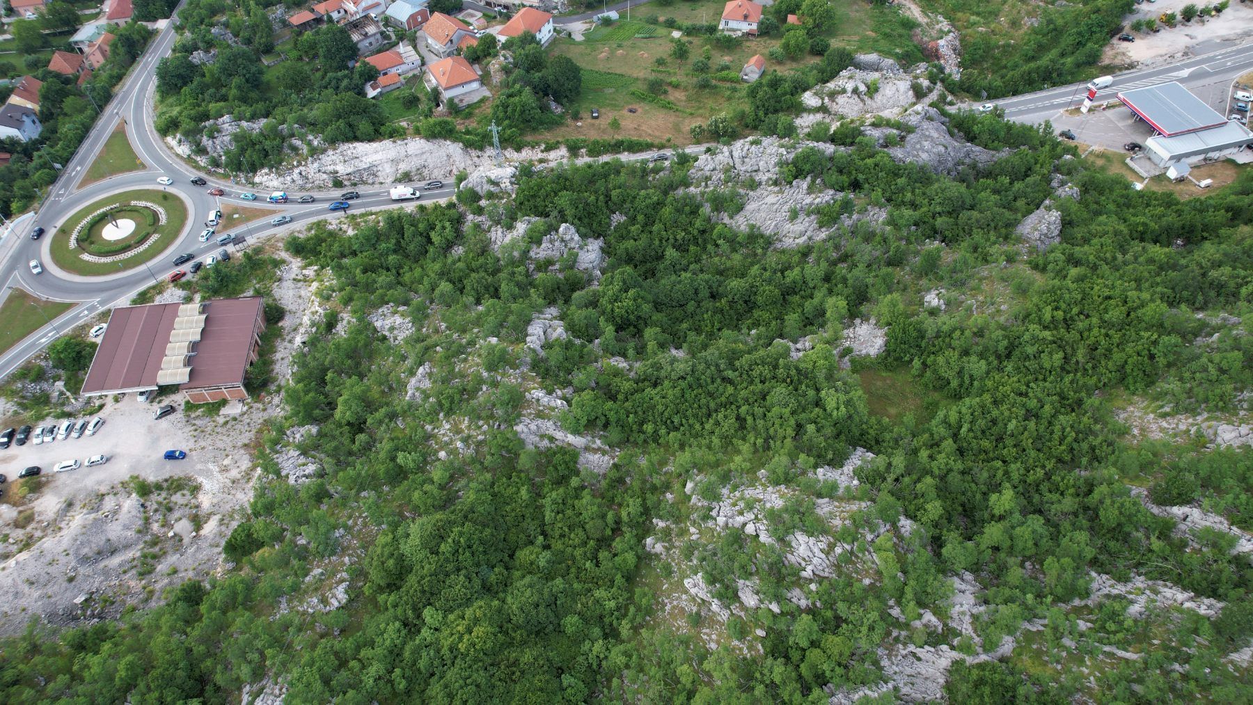 amforaproperty.com/Cetinje-Zemljiste 9000m2 na atraktivnoj lokaciji