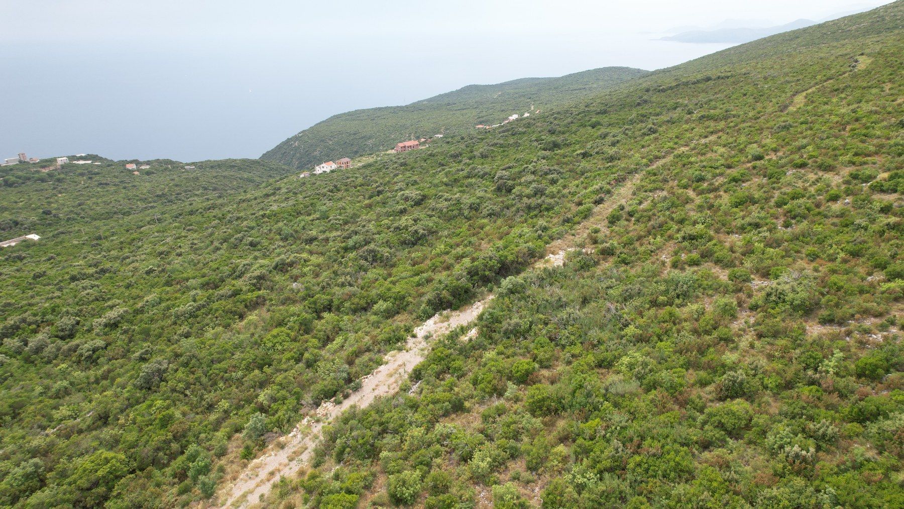 amforaproperty.com/Urbanizovan plac 2000m2 sa pogledom na more-Zagora, Kotor