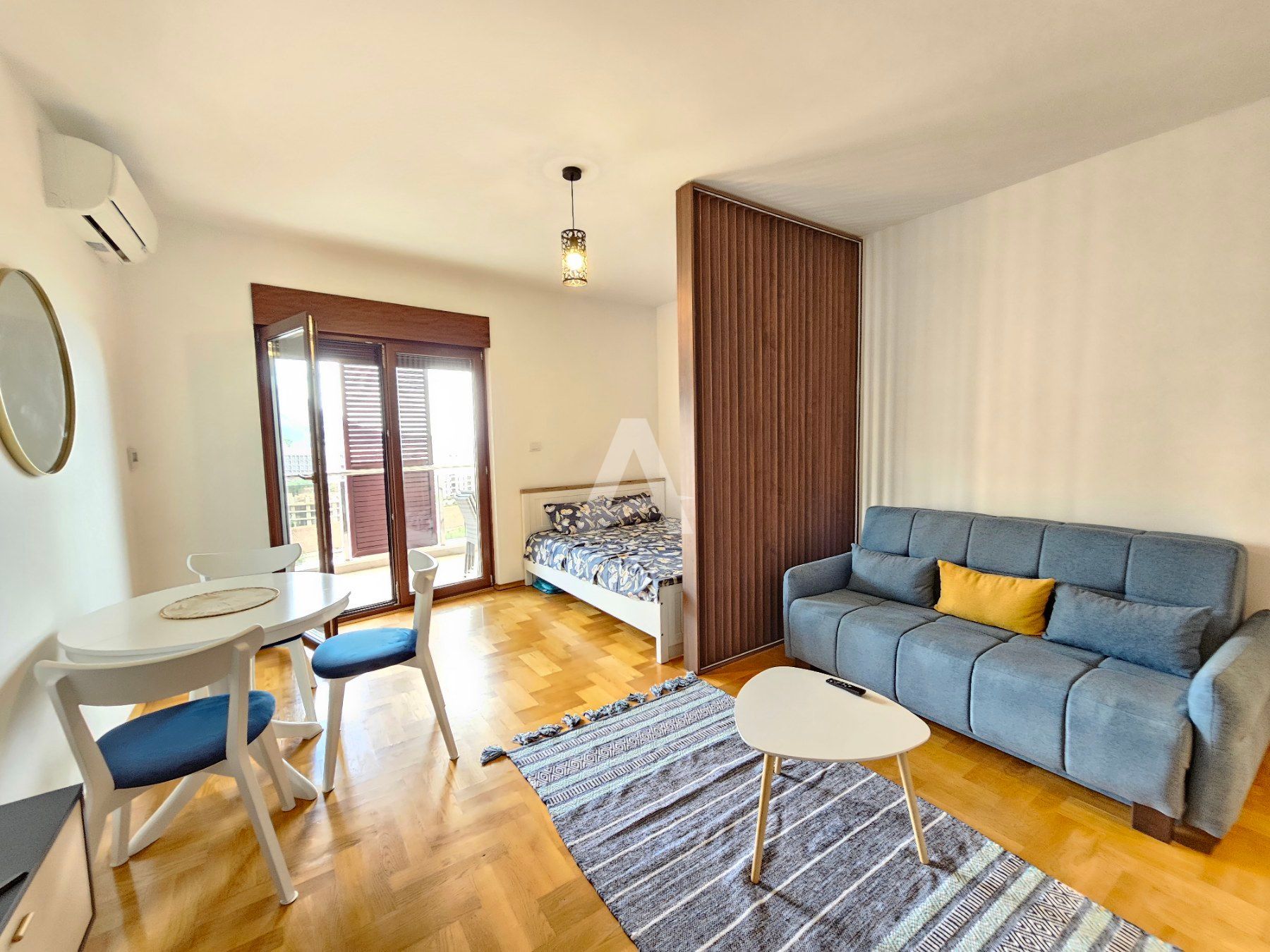 amfora/Moderno opremljen studio apartman sa pogledom na more,Becici (na duzi period,dostupan od 01.09)