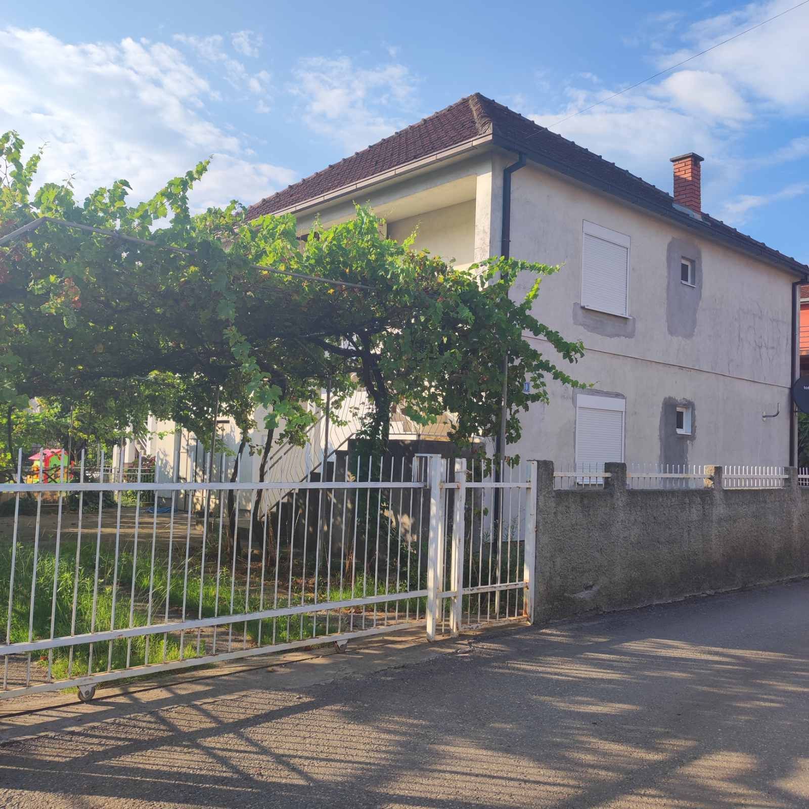 amforaproperty.com/Podgorica, Zagorič-Sprat kuce 107m2