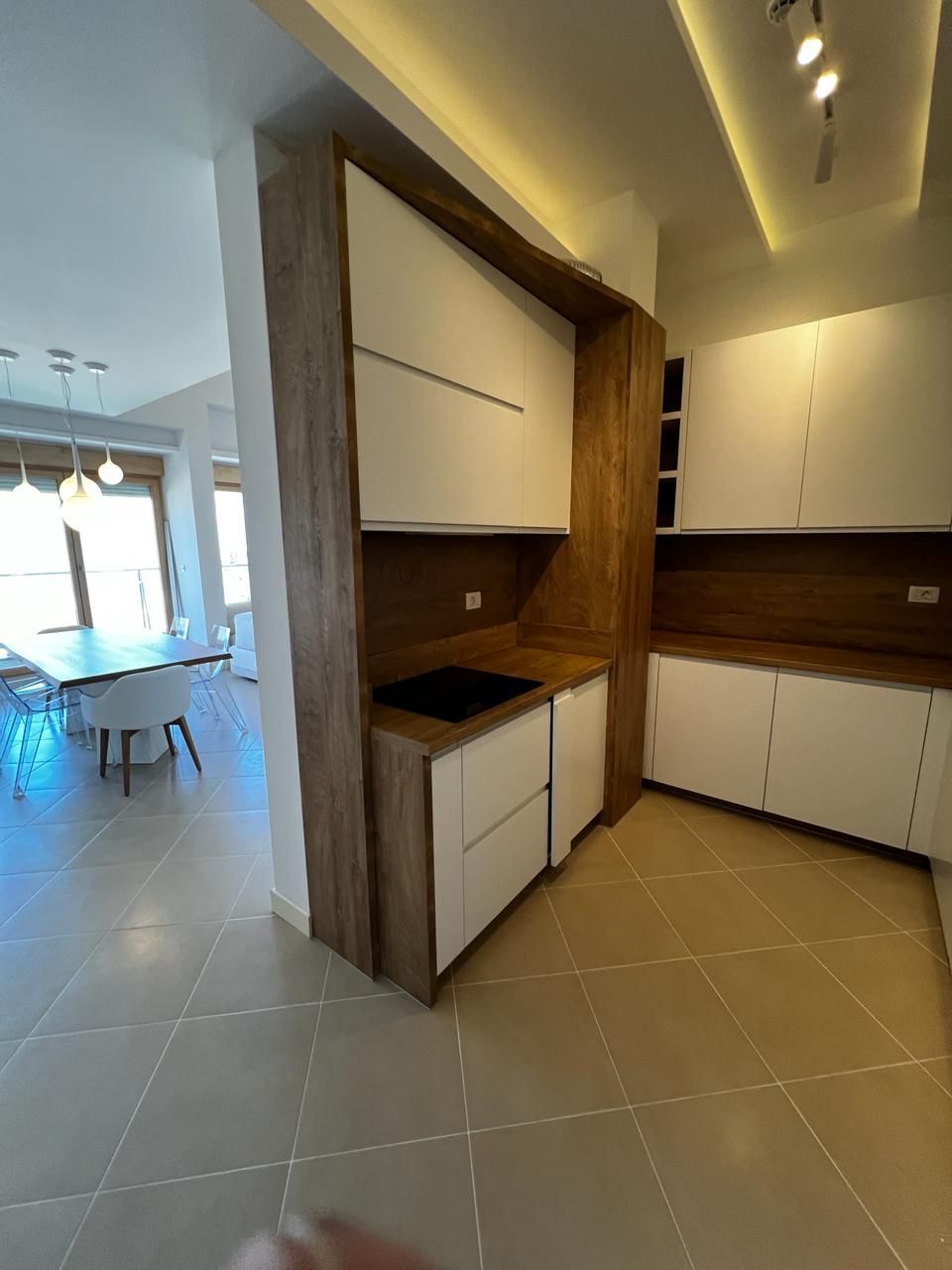 amforaproperty.com/Nov dvosoban stan 108m2 sa pogledom na more u novom stambenom kompleksu u Dobroti, Kotor