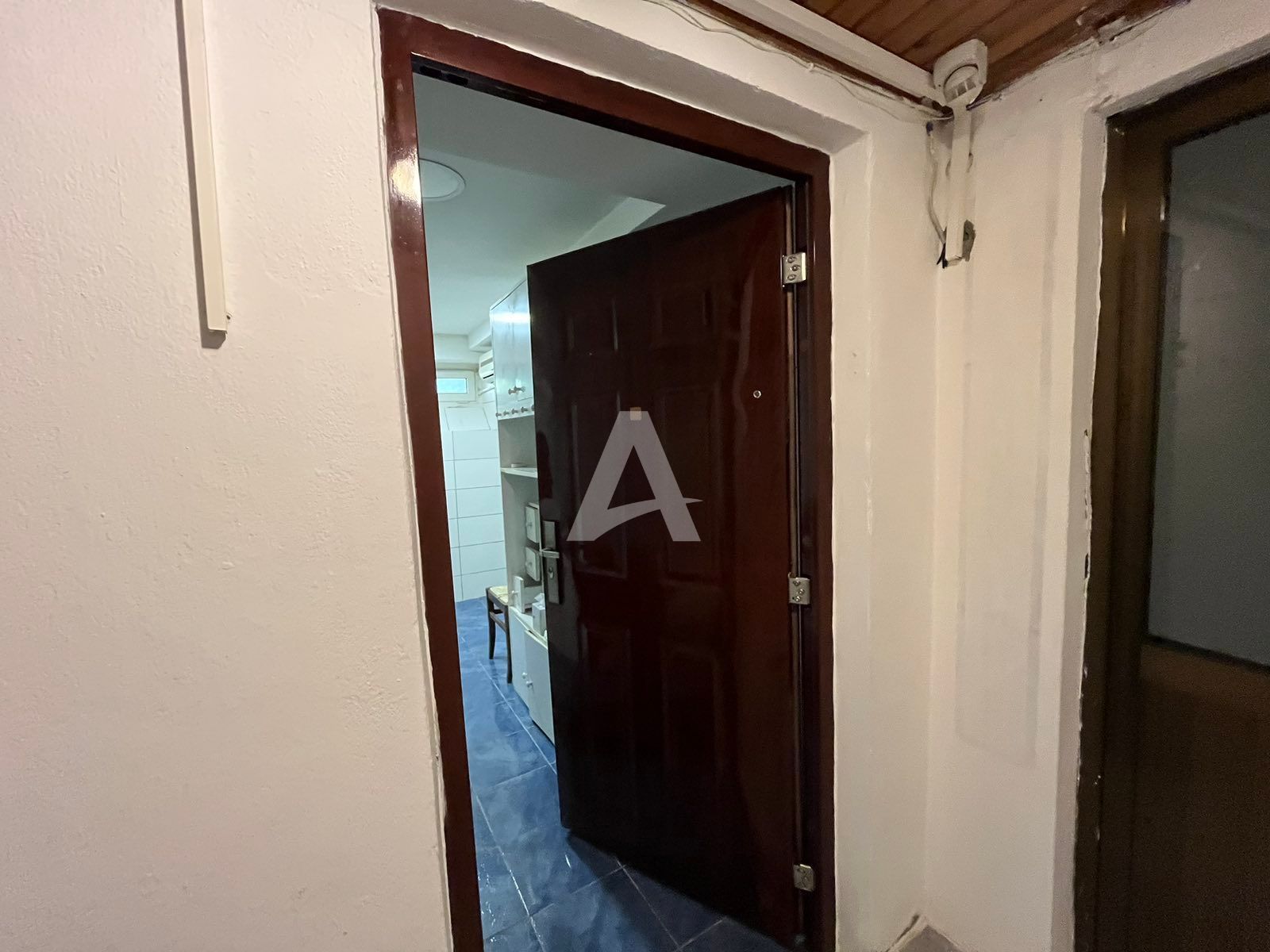 amforaproperty.com/Poslovni prostor 12m2 u centru Podgorice