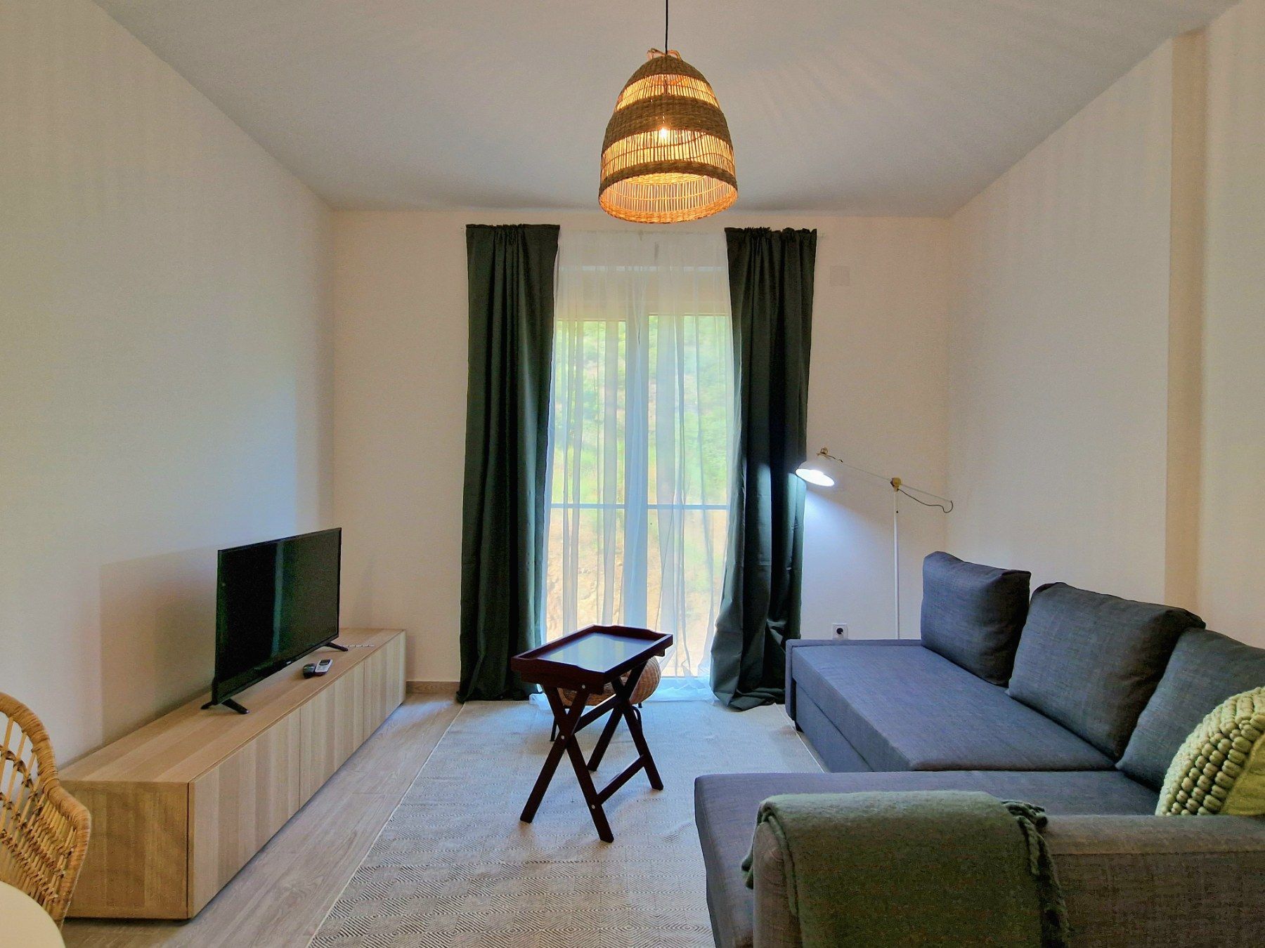 Izdavanje moderno opremljenog studio apartmana 30 m² na duži period – Bečići, dostupno od 01.01.2026. - Amfora Real Estate