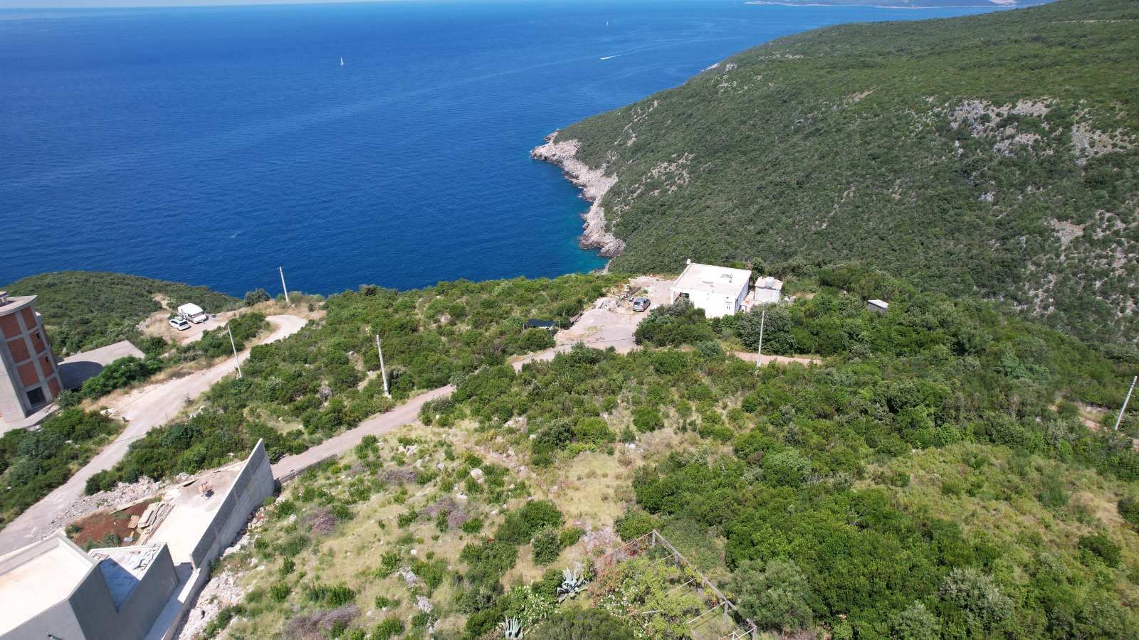 amforaproperty.com/Urbanizovan plac 1675m2 na obali mora-Zagora, Kotor