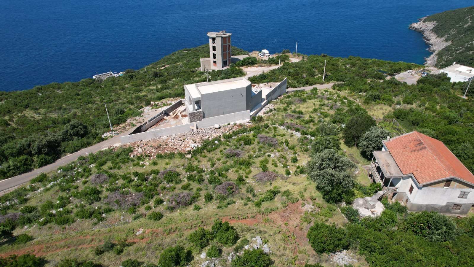 amforaproperty.com/Urbanizovan plac 1675m2 na obali mora-Zagora, Kotor