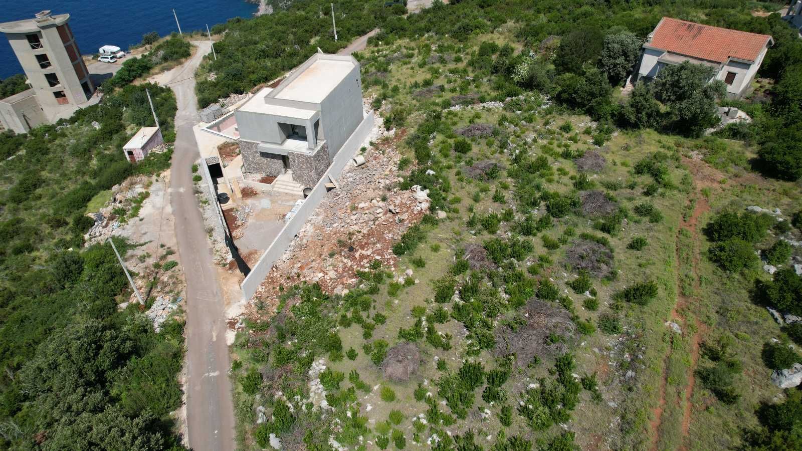 amforaproperty.com/Urbanizovan plac 1675m2 na obali mora-Zagora, Kotor