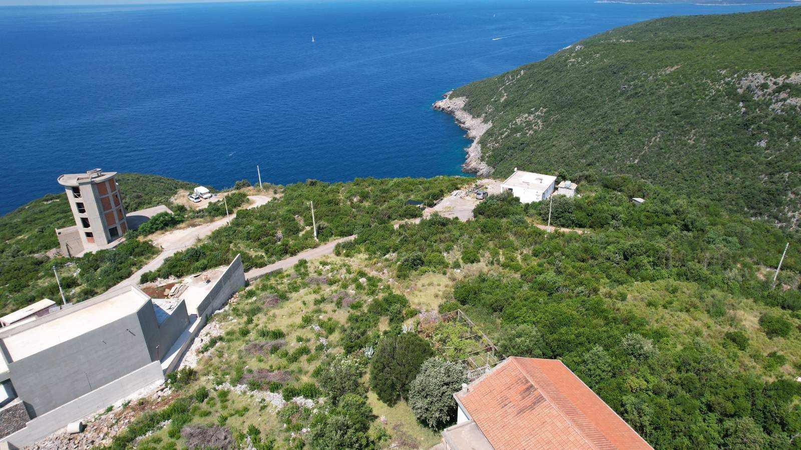 amforaproperty.com/Urbanizovan plac 1675m2 na obali mora-Zagora, Kotor