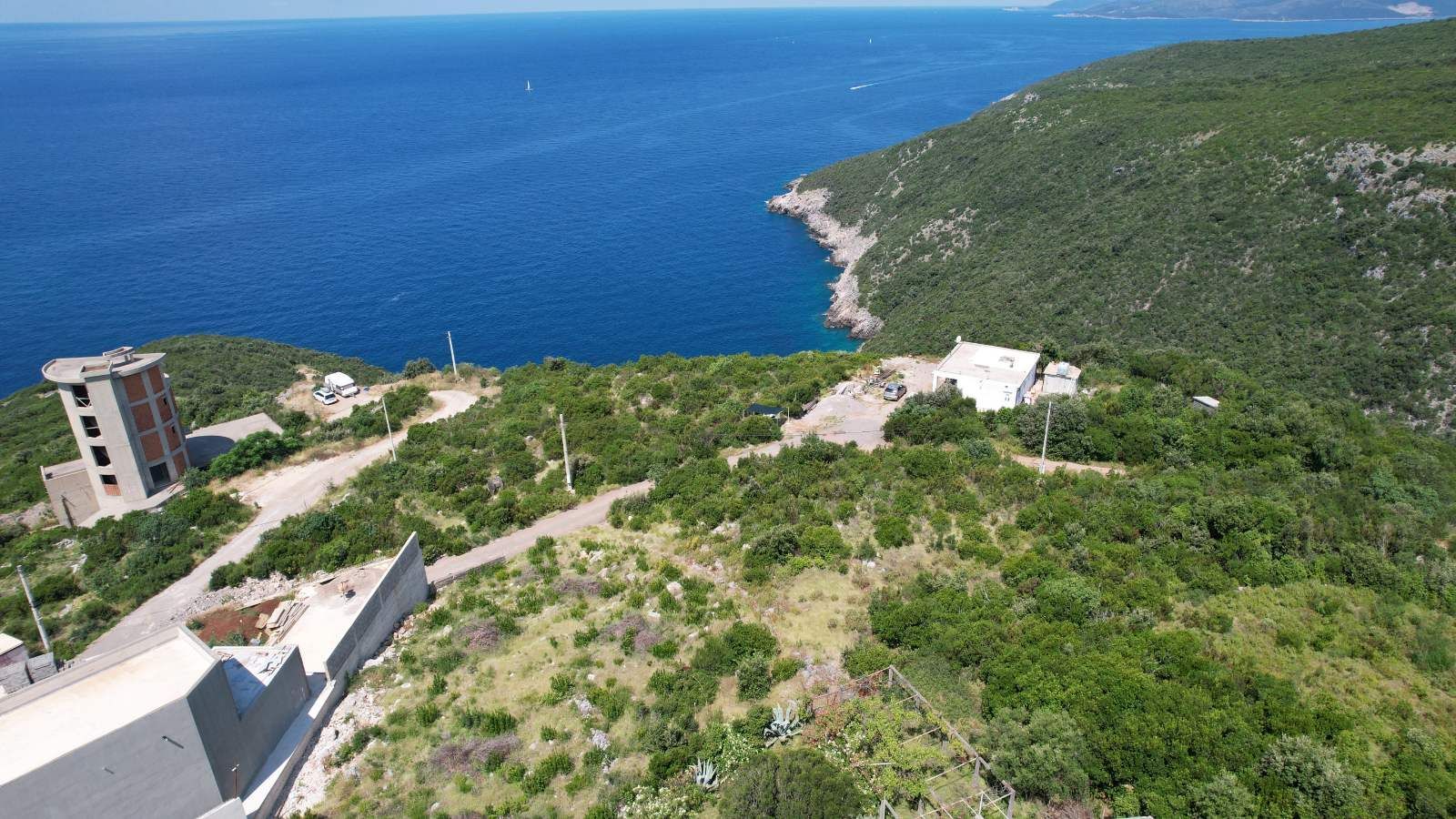 amforaproperty.com/Urbanizovan plac 1675m2 na obali mora-Zagora, Kotor