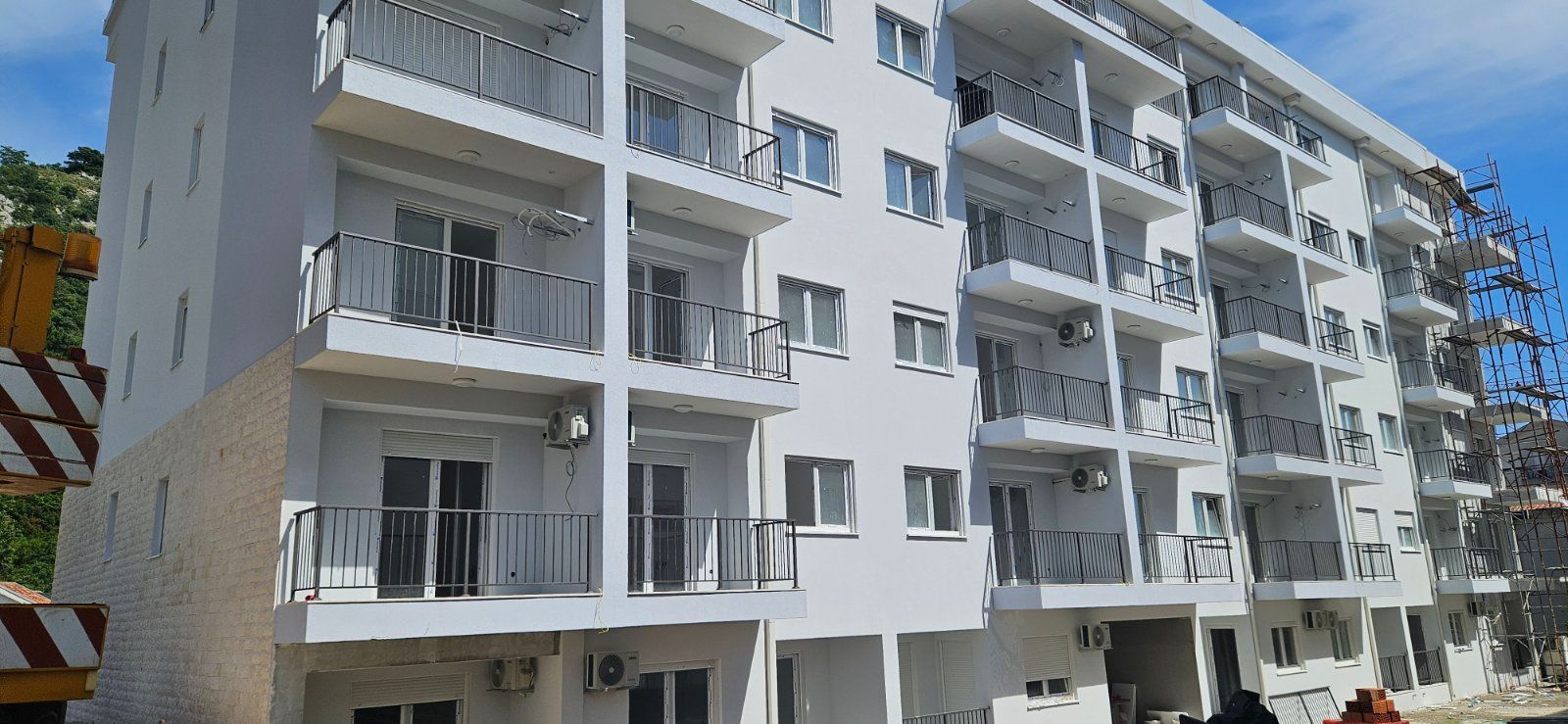 amforaproperty.com/Prodaja,Budva,Lazi-Nov Jednosoban stan 45m2 sa pogledom na more i grad