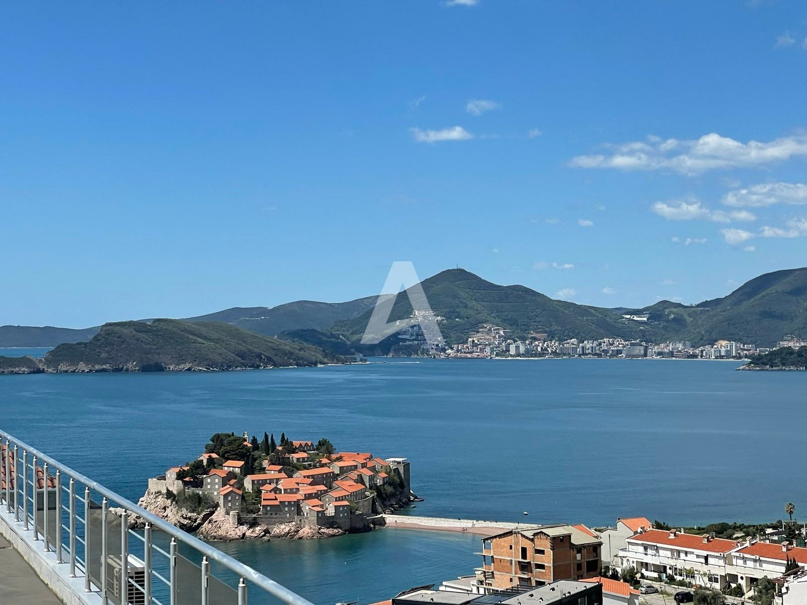 amforaproperty.com/Izdavanje,Sveti Stefan-Studio sa pogledom na more (NA DUZI PERIOD)