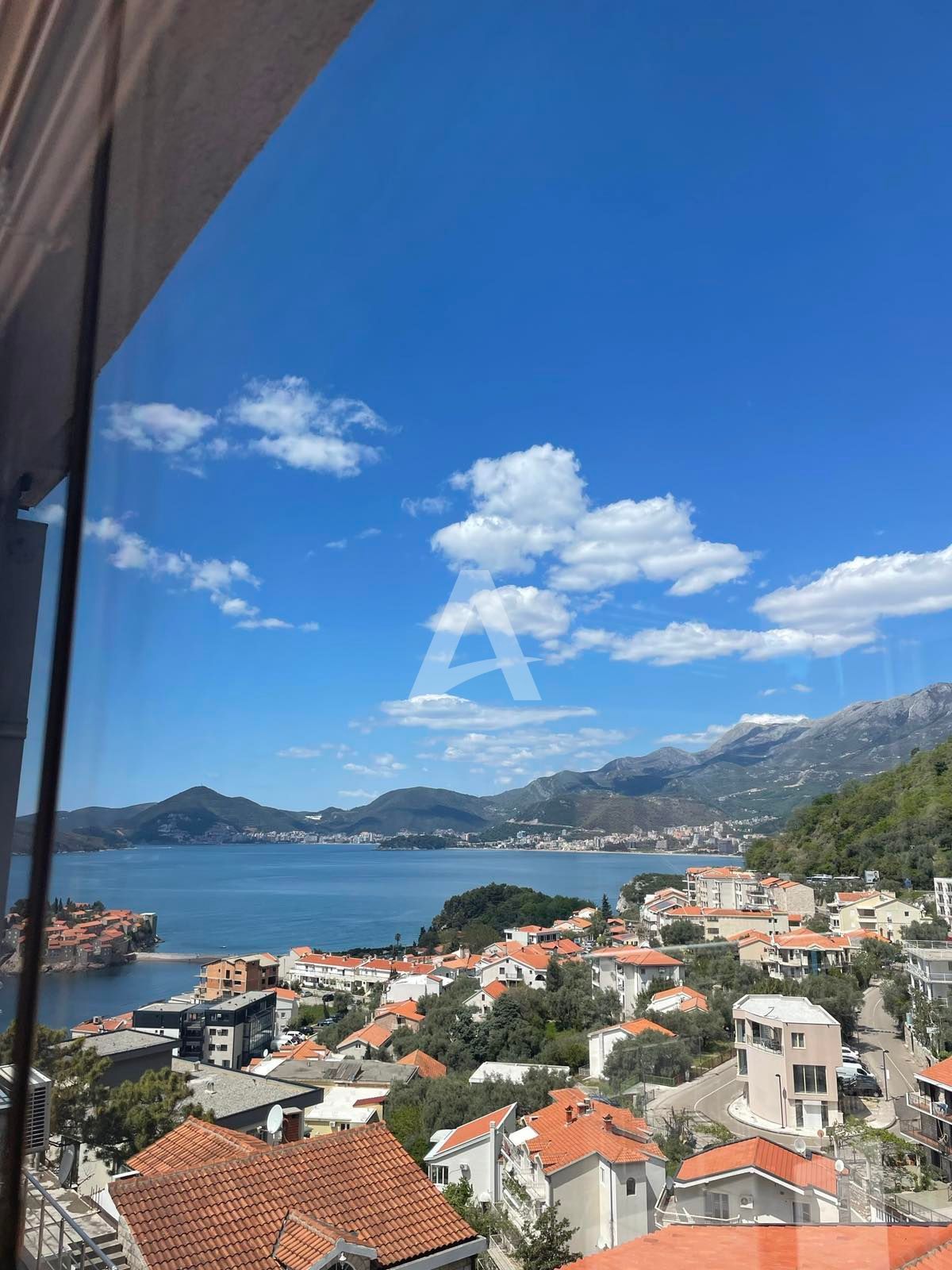 amforaproperty.com/Izdavanje,Sveti Stefan-Studio sa pogledom na more (NA DUZI PERIOD)