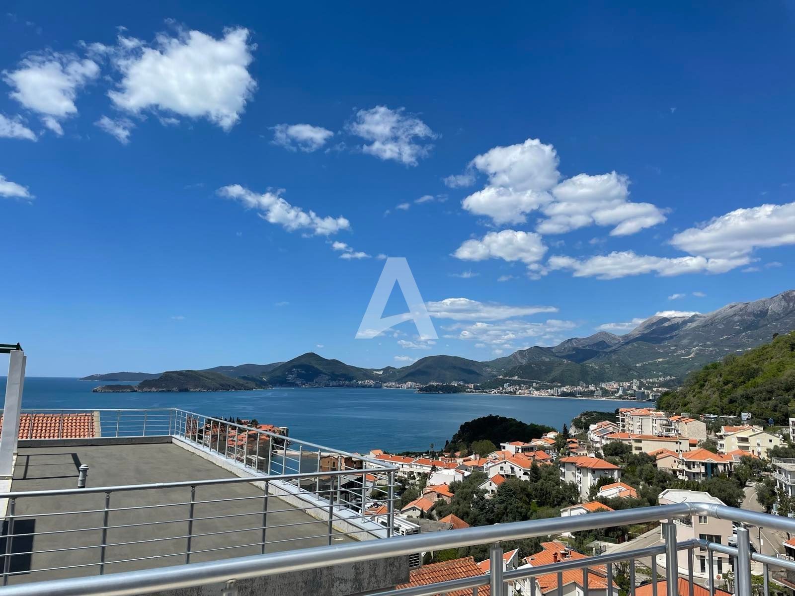 amforaproperty.com/Izdavanje,Sveti Stefan-Studio sa pogledom na more (NA DUZI PERIOD)