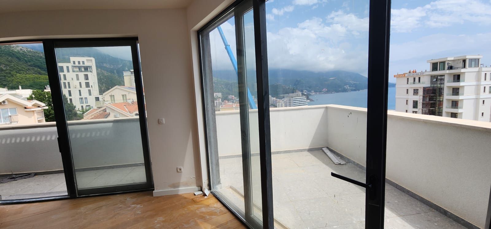 amforaproperty.com/Prodaja, Bečići – Jednosoban Stan 67m² sa Pogledom na More u Novom Kompleksu sa Bazenom