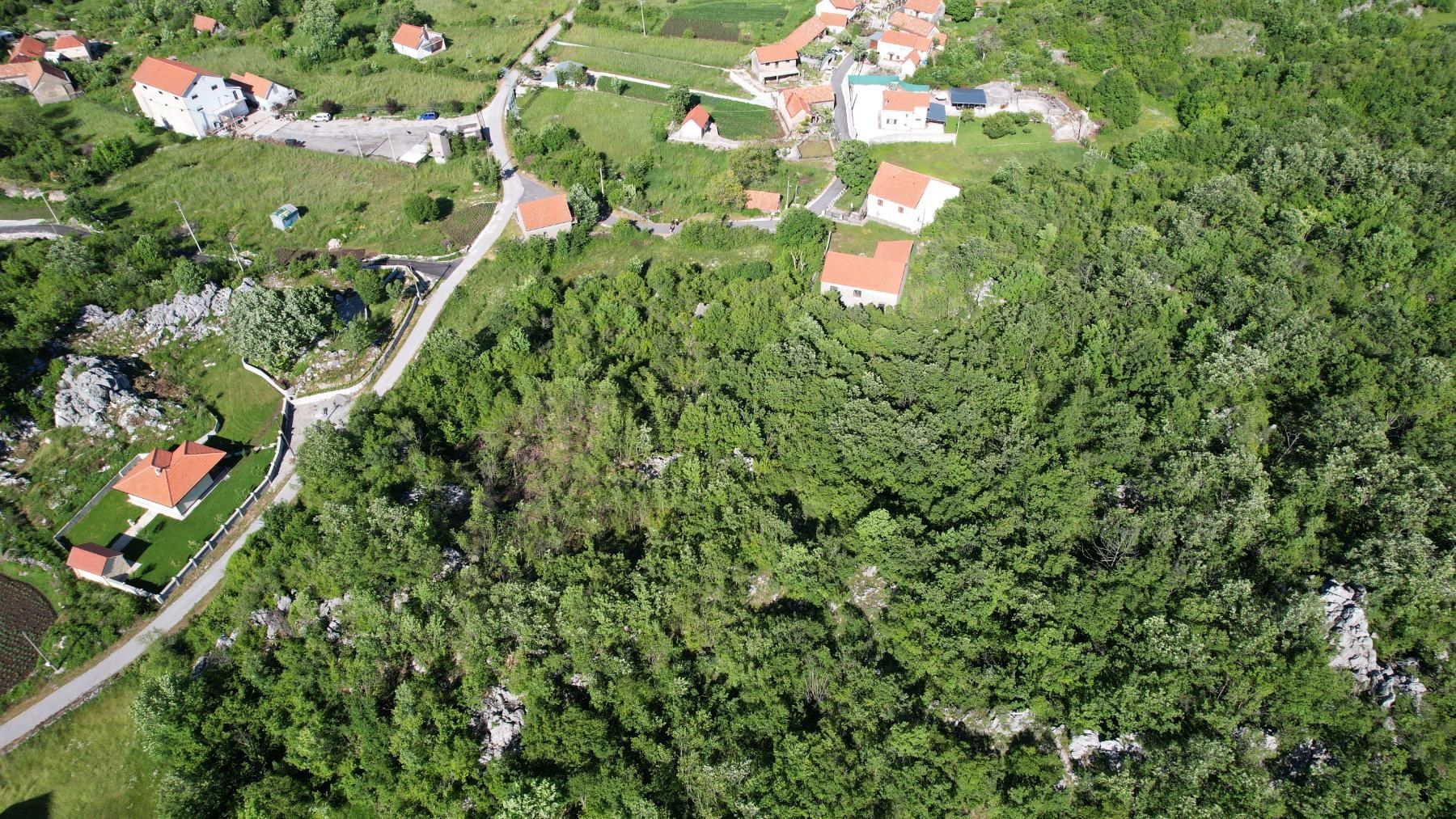 amforaproperty.com/Prodaja,Zemljiste,Cetinje-Plac 23.240m2