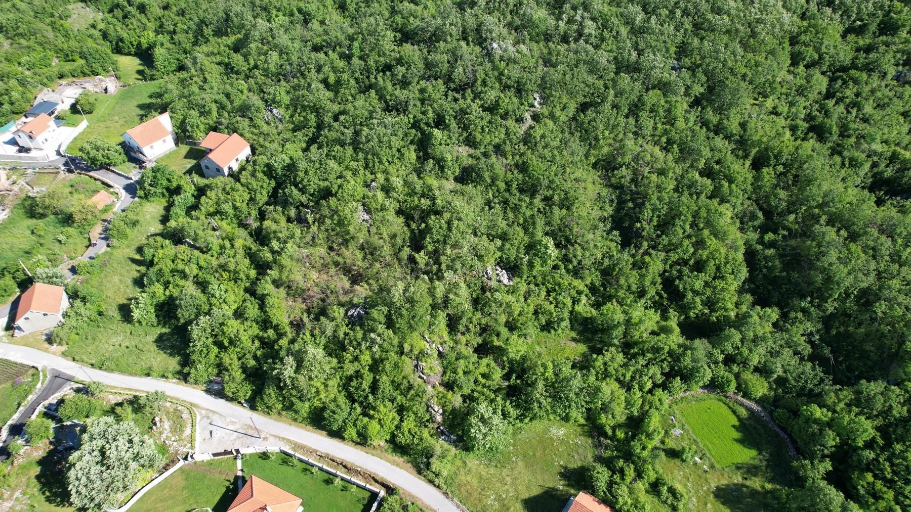 amforaproperty.com/Prodaja,Zemljiste,Cetinje-Plac 23.240m2