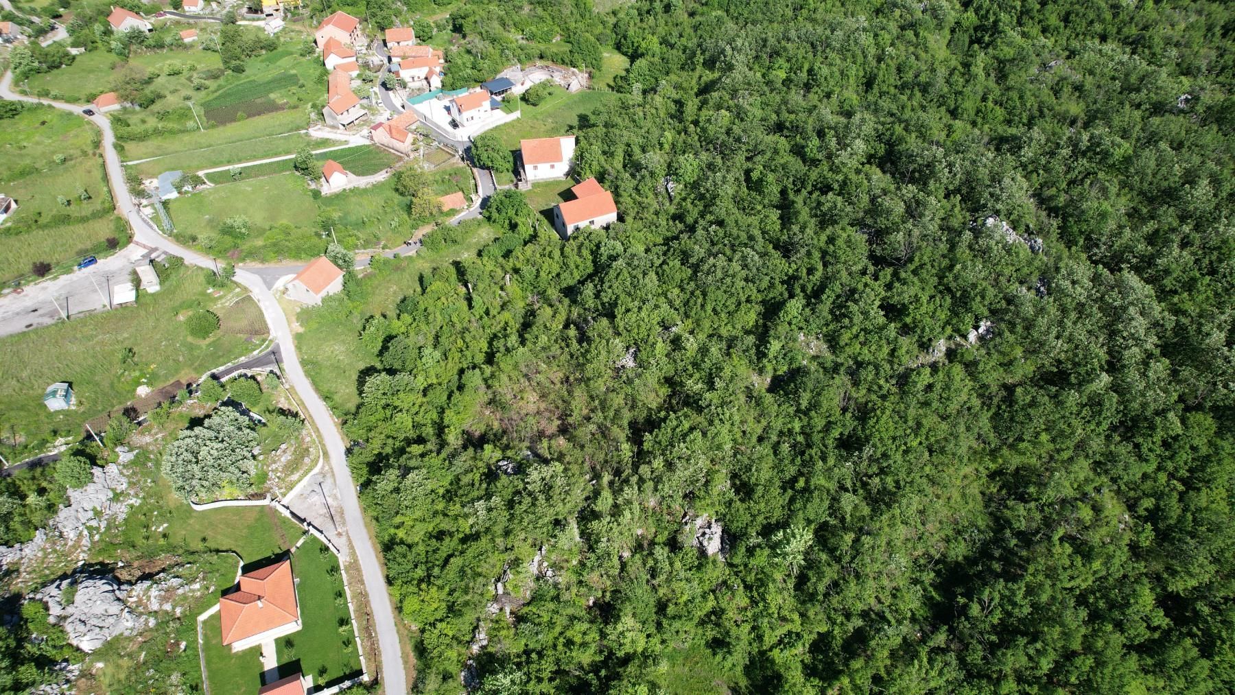 amforaproperty.com/Prodaja,Zemljiste,Cetinje-Plac 23.240m2