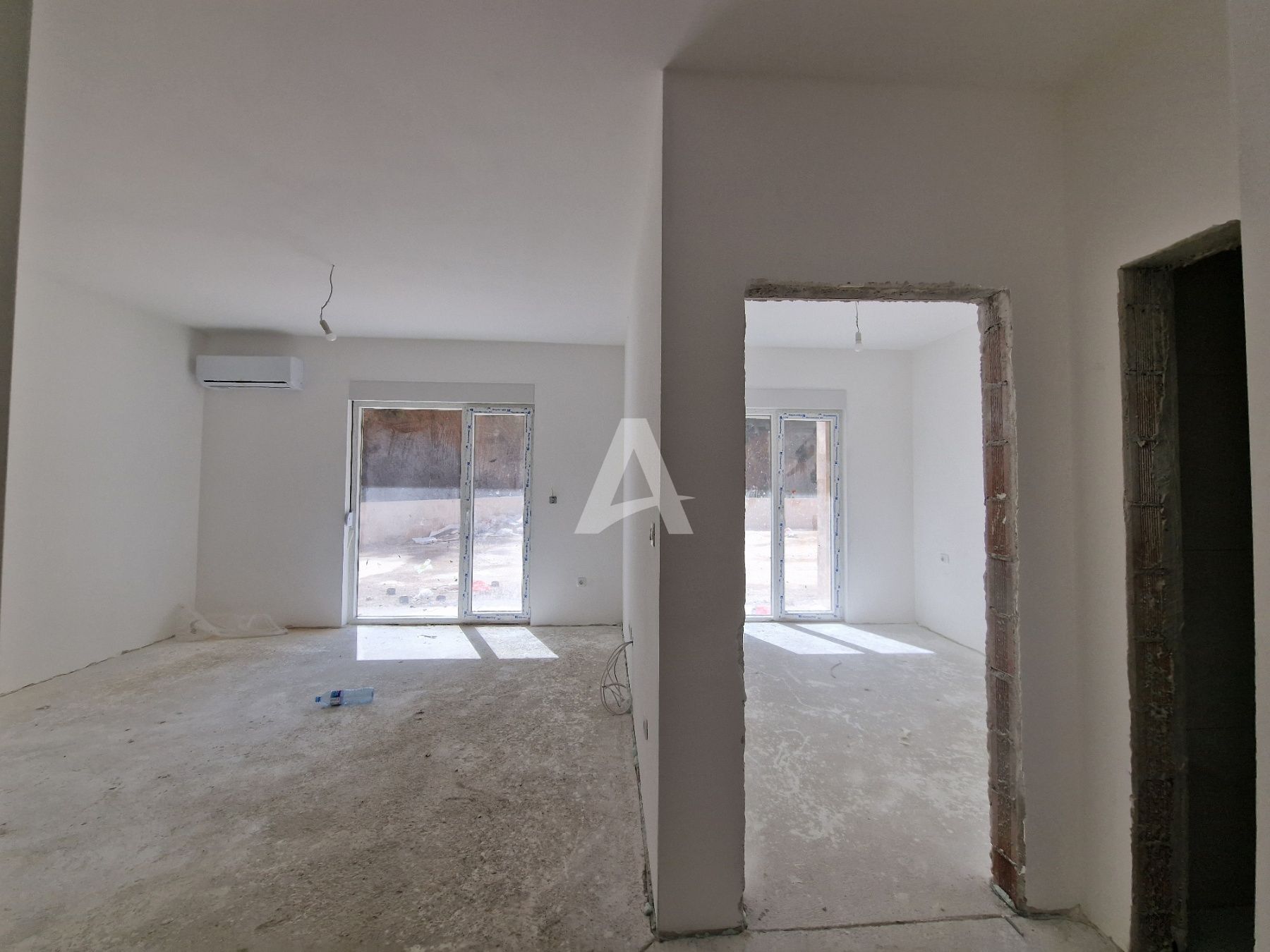 amforaproperty.com/Prodaja Jednosobnog Stana 42m² u Novoj Zgradi u Bečićima – Bez 3% Poreza!