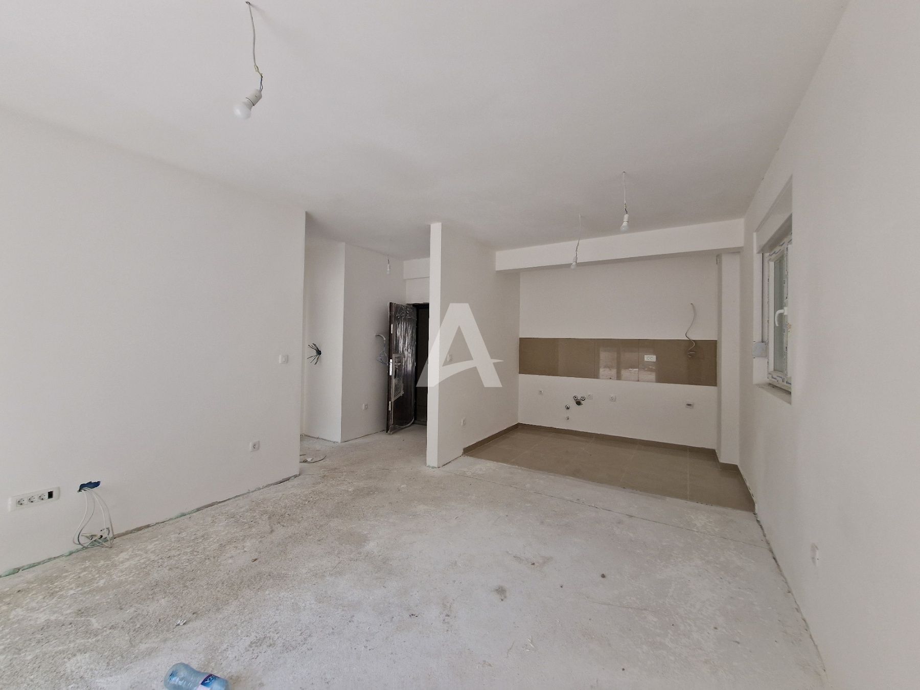 amforaproperty.com/Prodaja Jednosobnog Stana 42m² u Novoj Zgradi u Bečićima – Bez 3% Poreza!