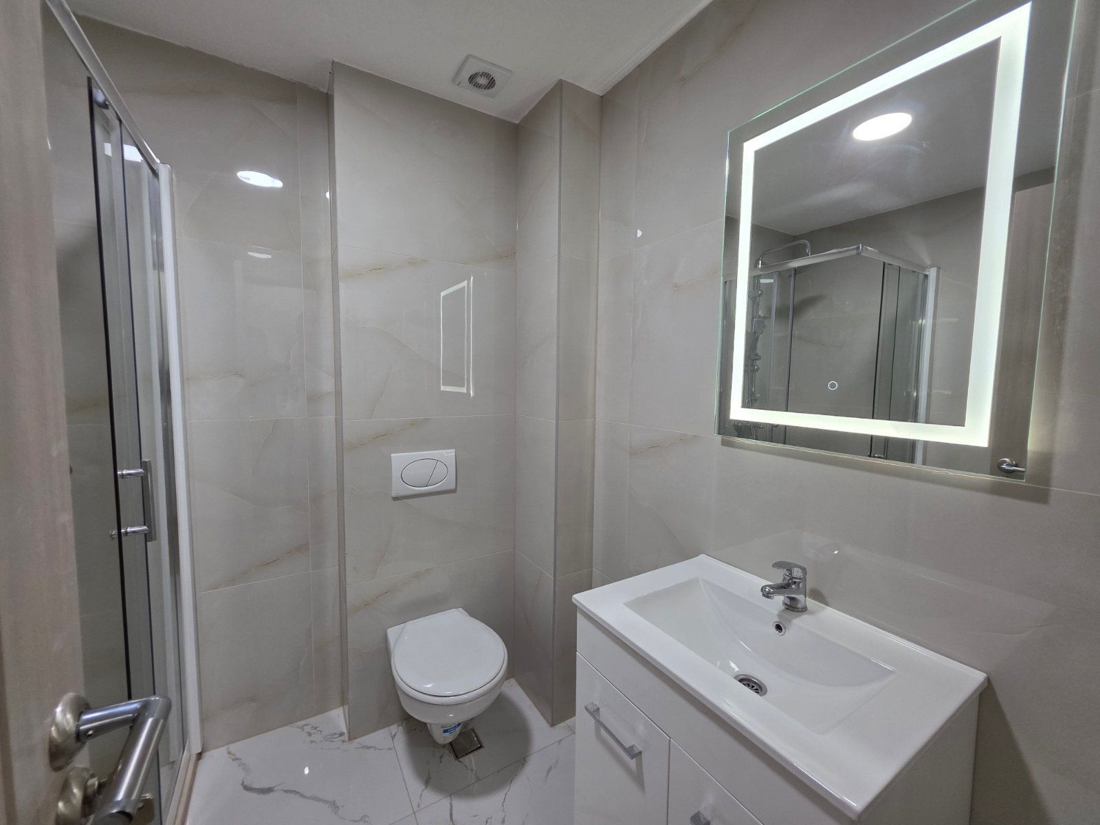 Dvosoban Stan 58m² s Pogledom na More u Bečićima – Nova Zgrada, Bez 3% Poreza! - Amfora Real Estate