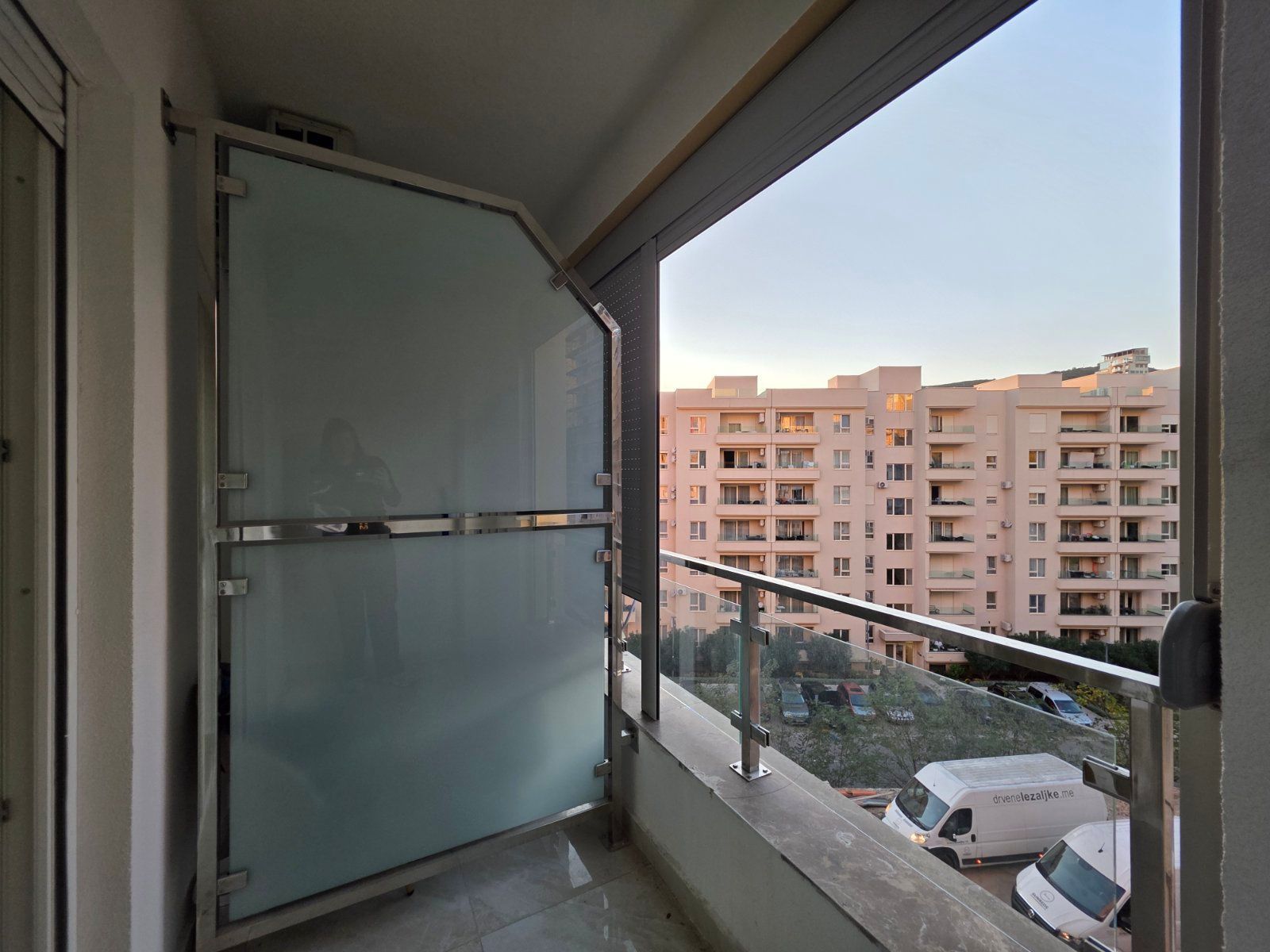 Dvosoban Stan 58m² s Pogledom na More u Bečićima – Nova Zgrada, Bez 3% Poreza! - Amfora Real Estate