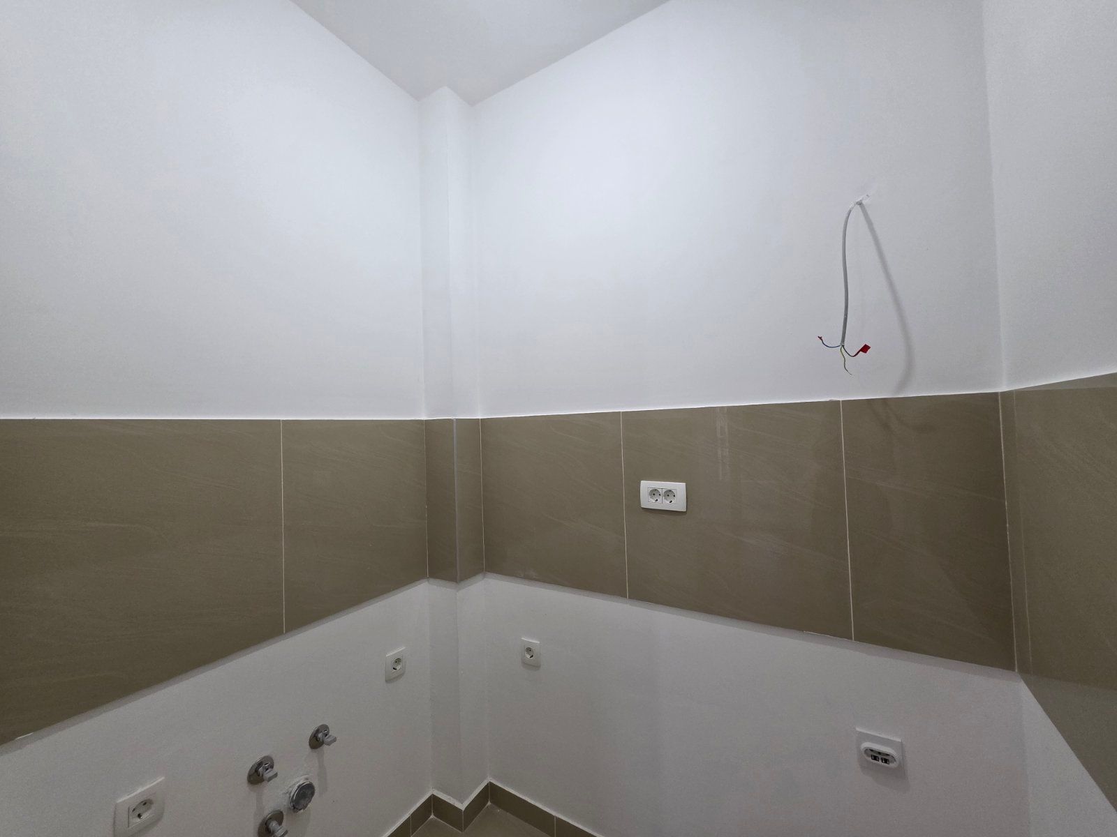 Dvosoban Stan 58m² s Pogledom na More u Bečićima – Nova Zgrada, Bez 3% Poreza! - Amfora Real Estate