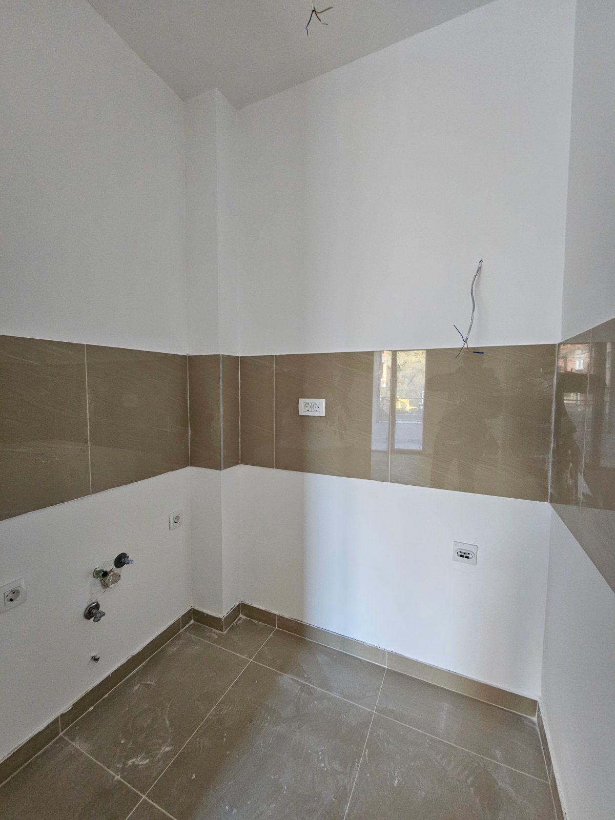 amforaproperty.com/Prodaja Studio Apartmana 23m² u Novoj Zgradi u Bečićima – Bez 3% Poreza!