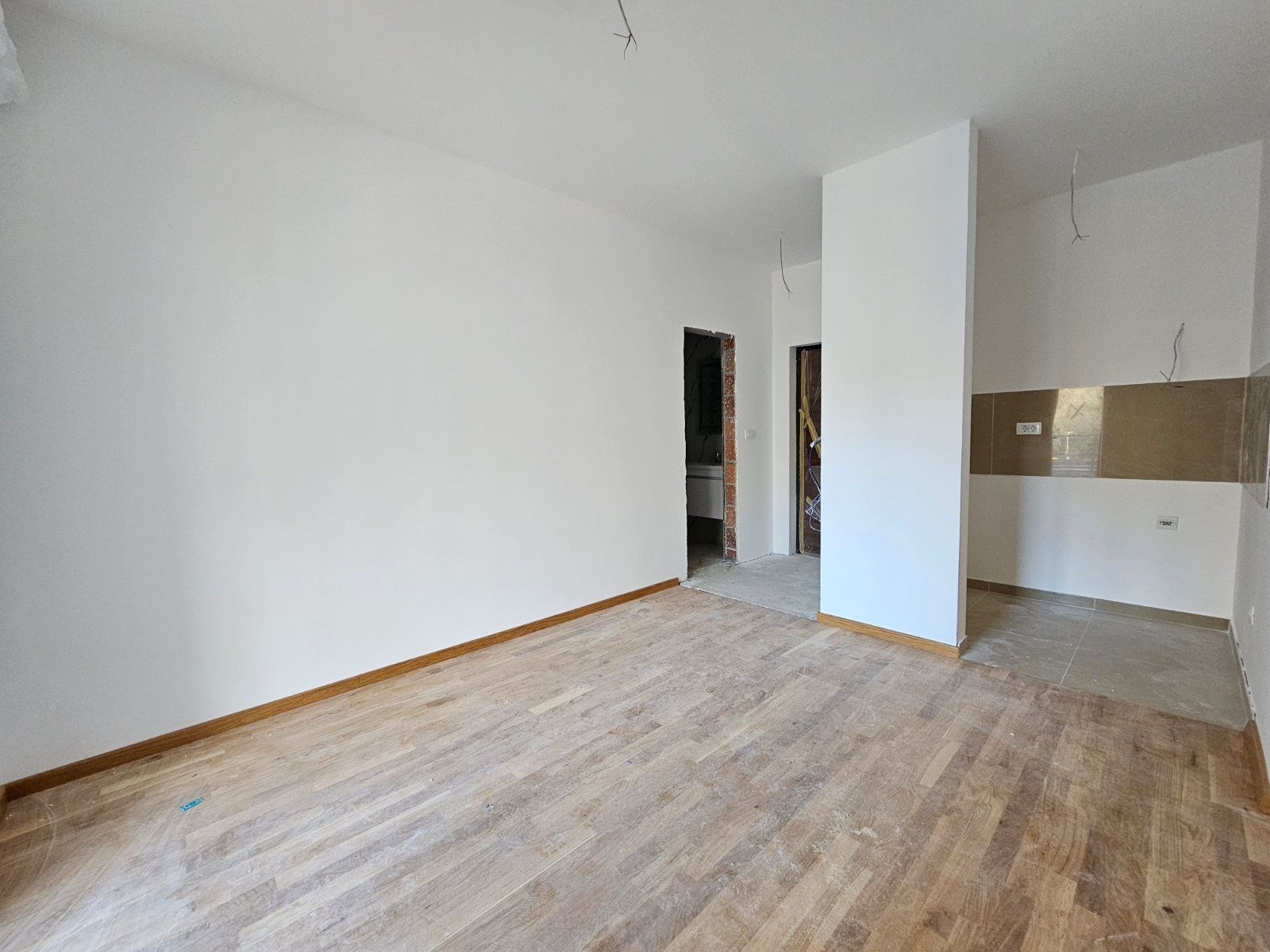 amforaproperty.com/Prodaja Studio Apartmana 23m² u Novoj Zgradi u Bečićima – Bez 3% Poreza!