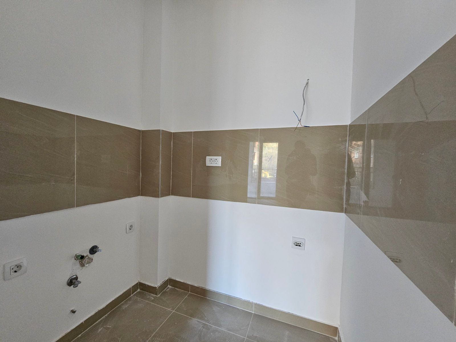 amforaproperty.com/Prodaja Studio Apartmana 23m² u Novoj Zgradi u Bečićima – Bez 3% Poreza!