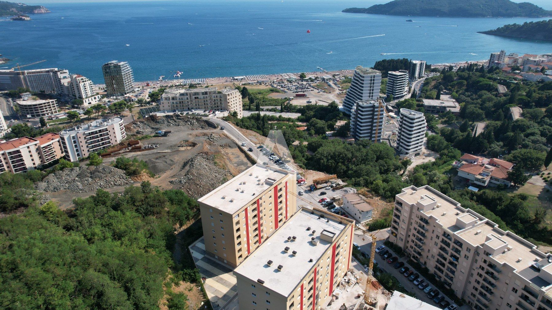 amforaproperty.com/Prodaja Studio Apartmana 31m² sa bocnim pogledom na more u Novoj Zgradi u Bečićima – Bez 3% Poreza!
