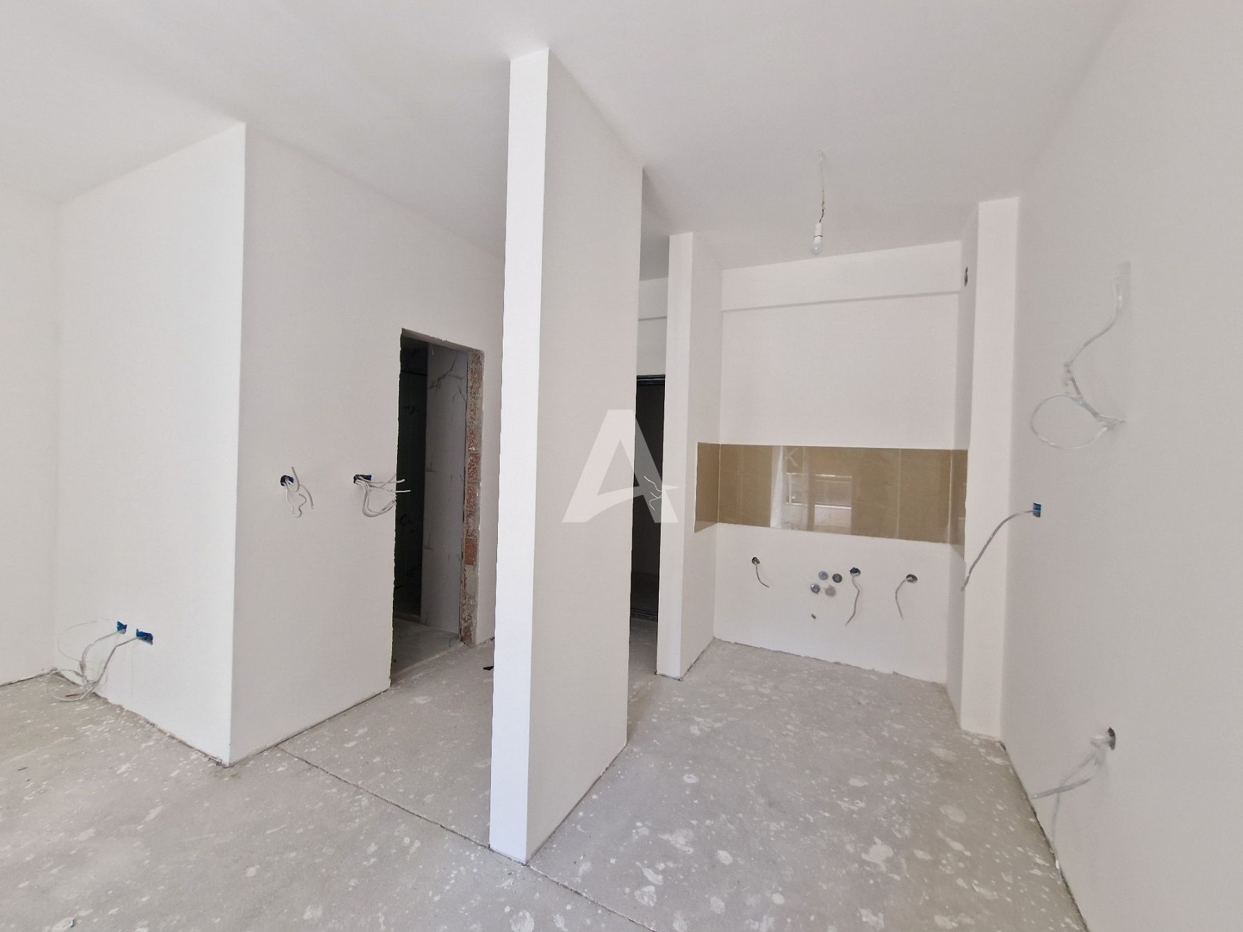 amforaproperty.com/Prodaja Studio Apartmana 31m² sa bocnim pogledom na more u Novoj Zgradi u Bečićima – Bez 3% Poreza!