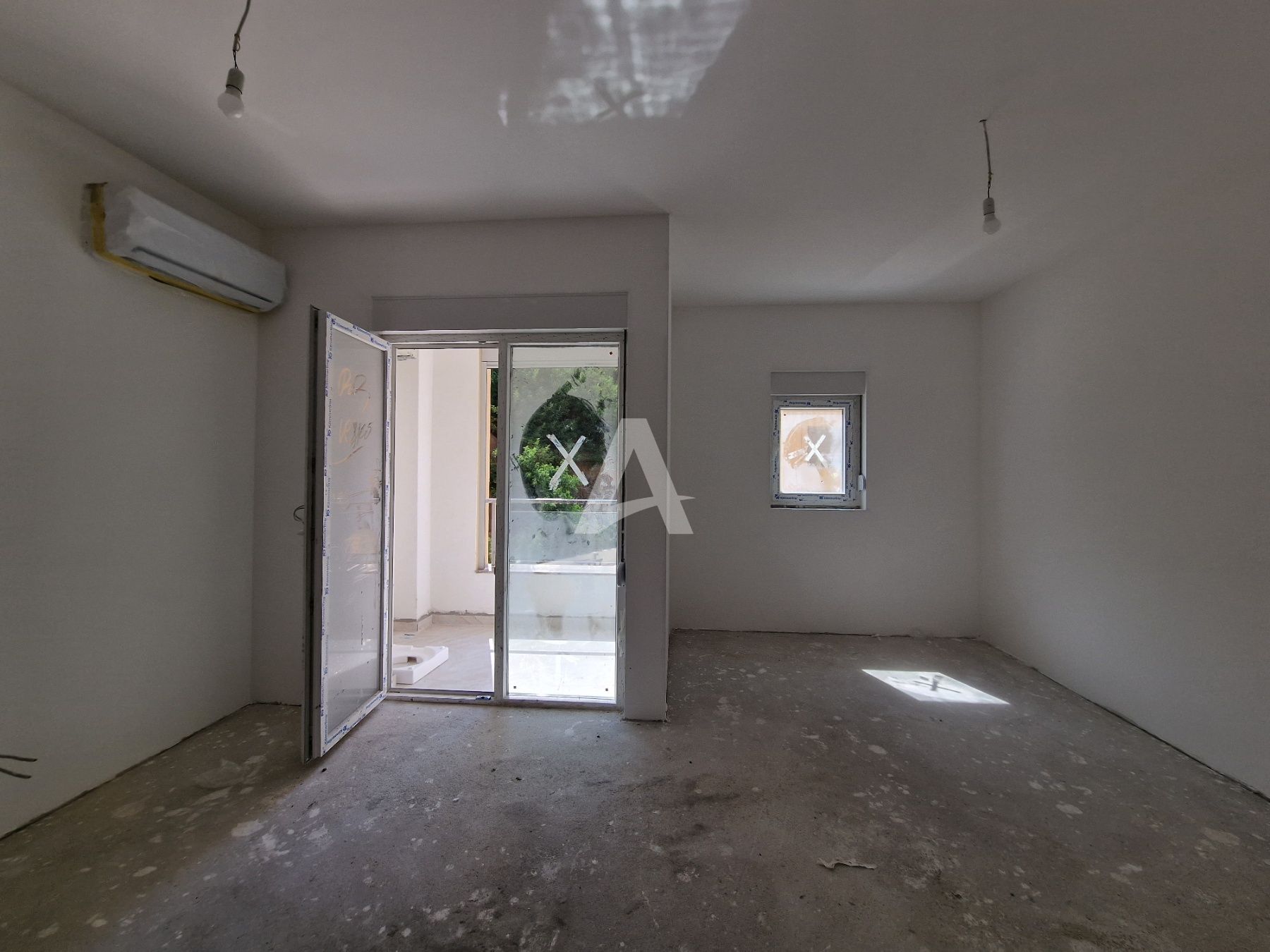 amforaproperty.com/Prodaja Studio Apartmana 31m² sa bocnim pogledom na more u Novoj Zgradi u Bečićima – Bez 3% Poreza!